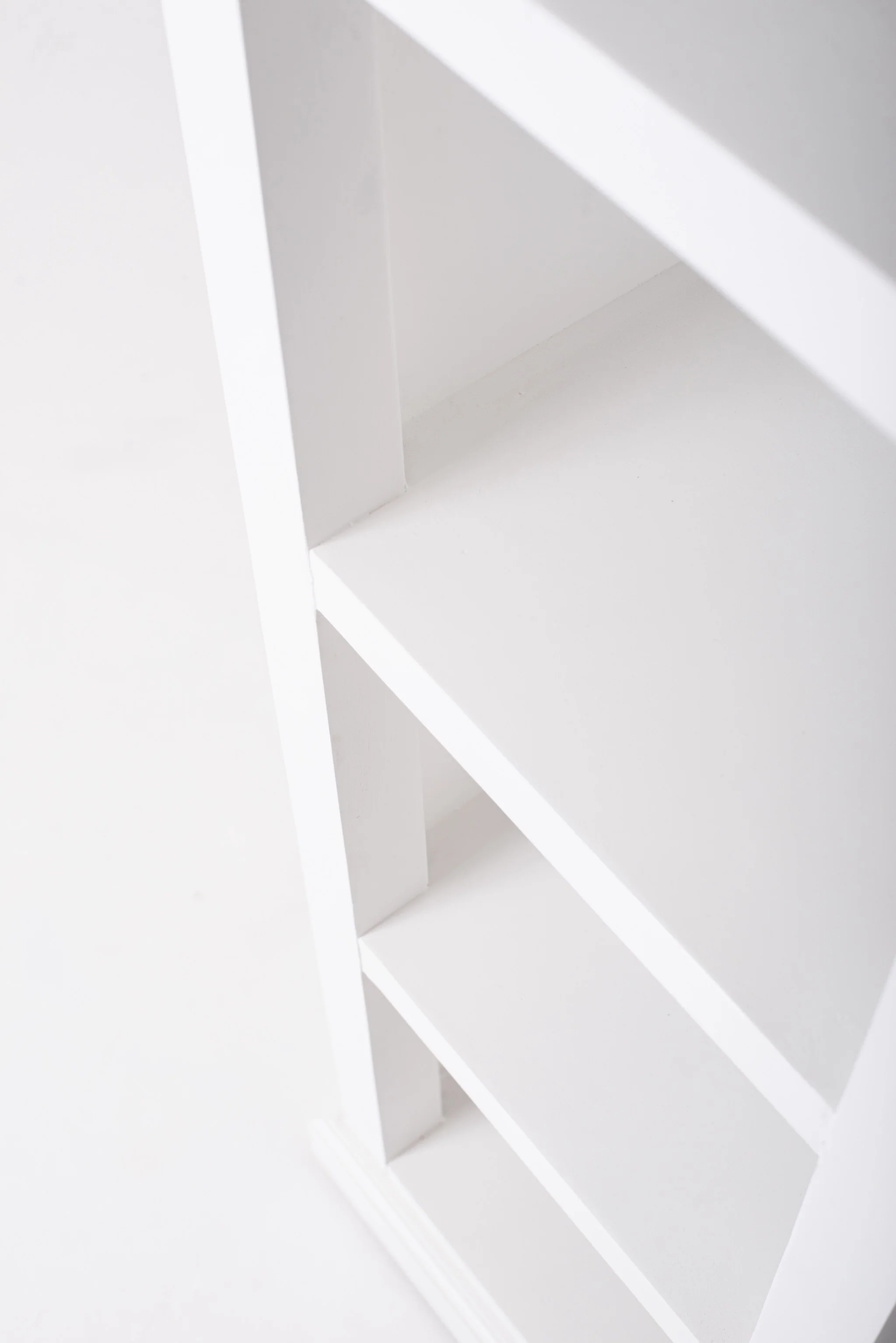 Classic White Bookshelf By Homeroots - Image 7