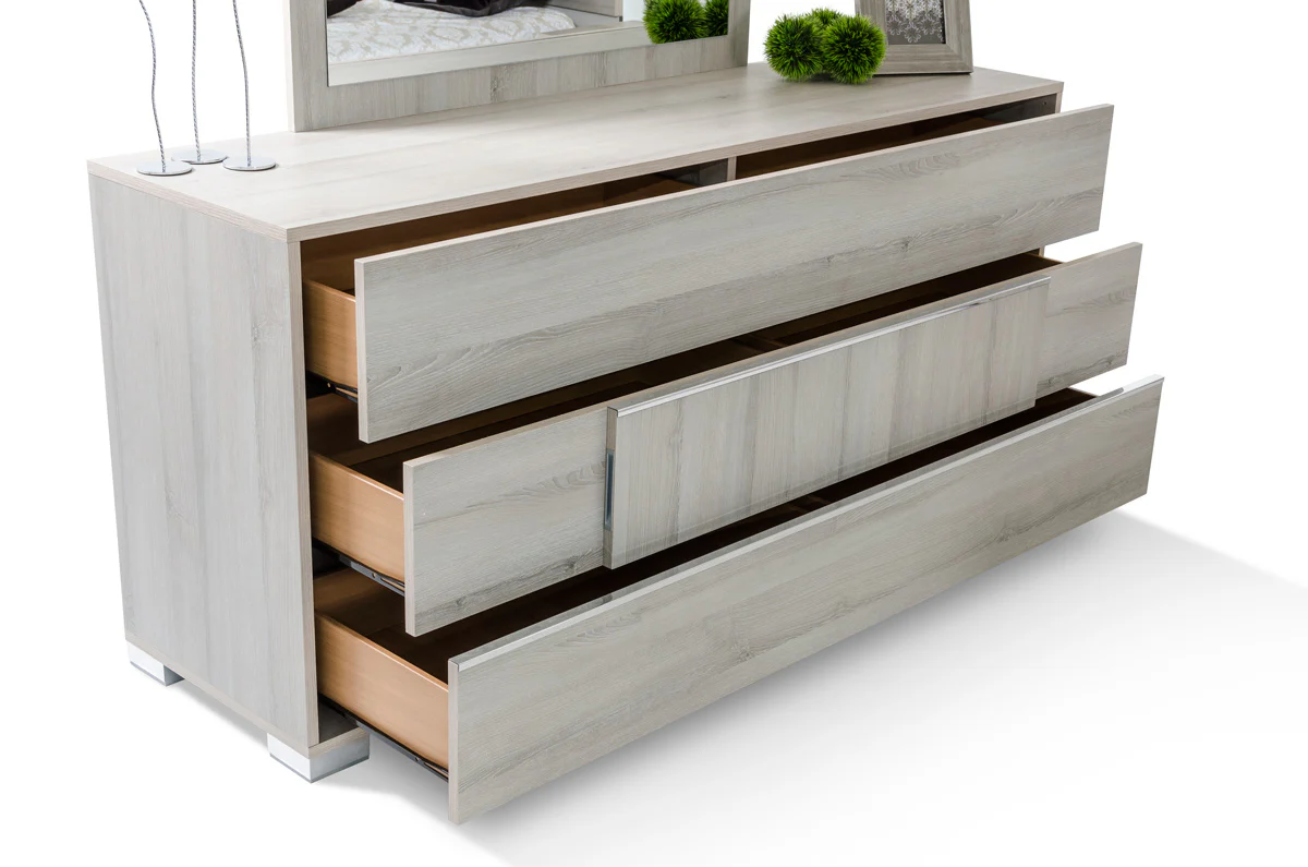 Contemporary Gray Middle Block 3 Drawer Dresser By Homeroots - Image 2