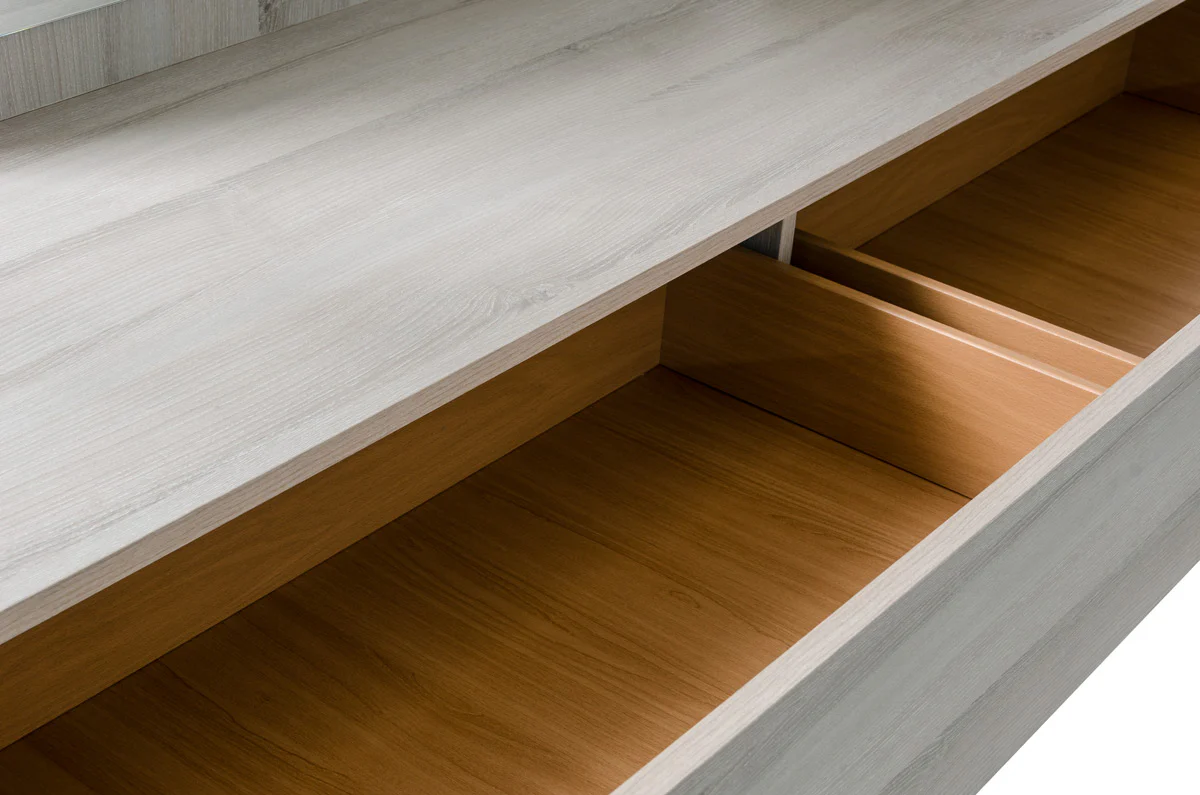 Contemporary Gray Middle Block 3 Drawer Dresser By Homeroots - Image 3