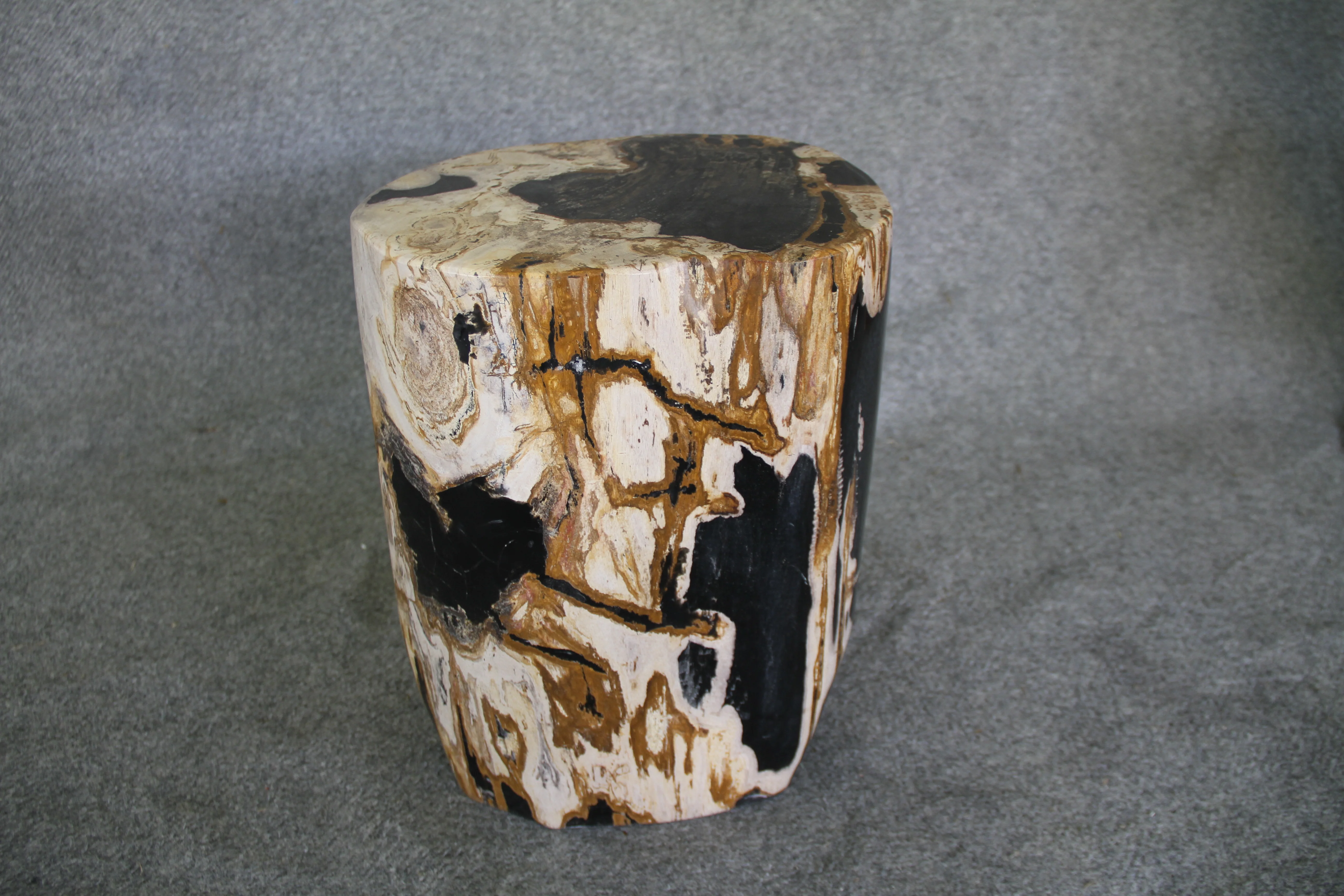 Petrified Wood Log Stool 16in (h) x 12in x 10in - 930.22 - Image 4