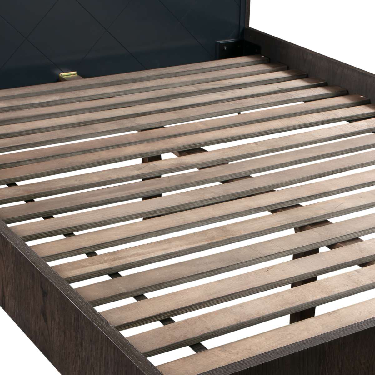Cross Dark Gray Solid Oak Queen 3pc Bedroom Set By Armen Living - Image 3