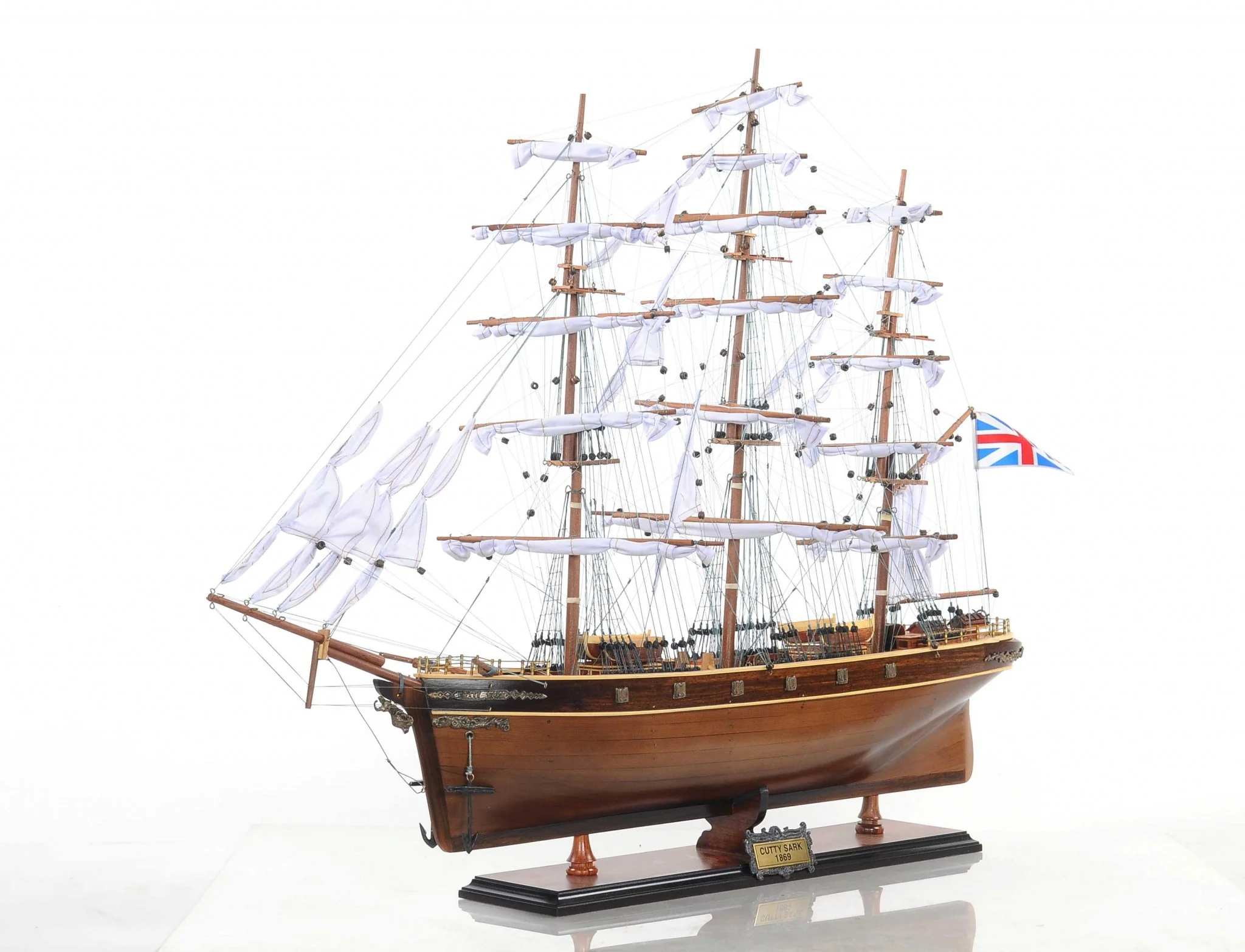 Cutty Sark By Homeroots - Image 2