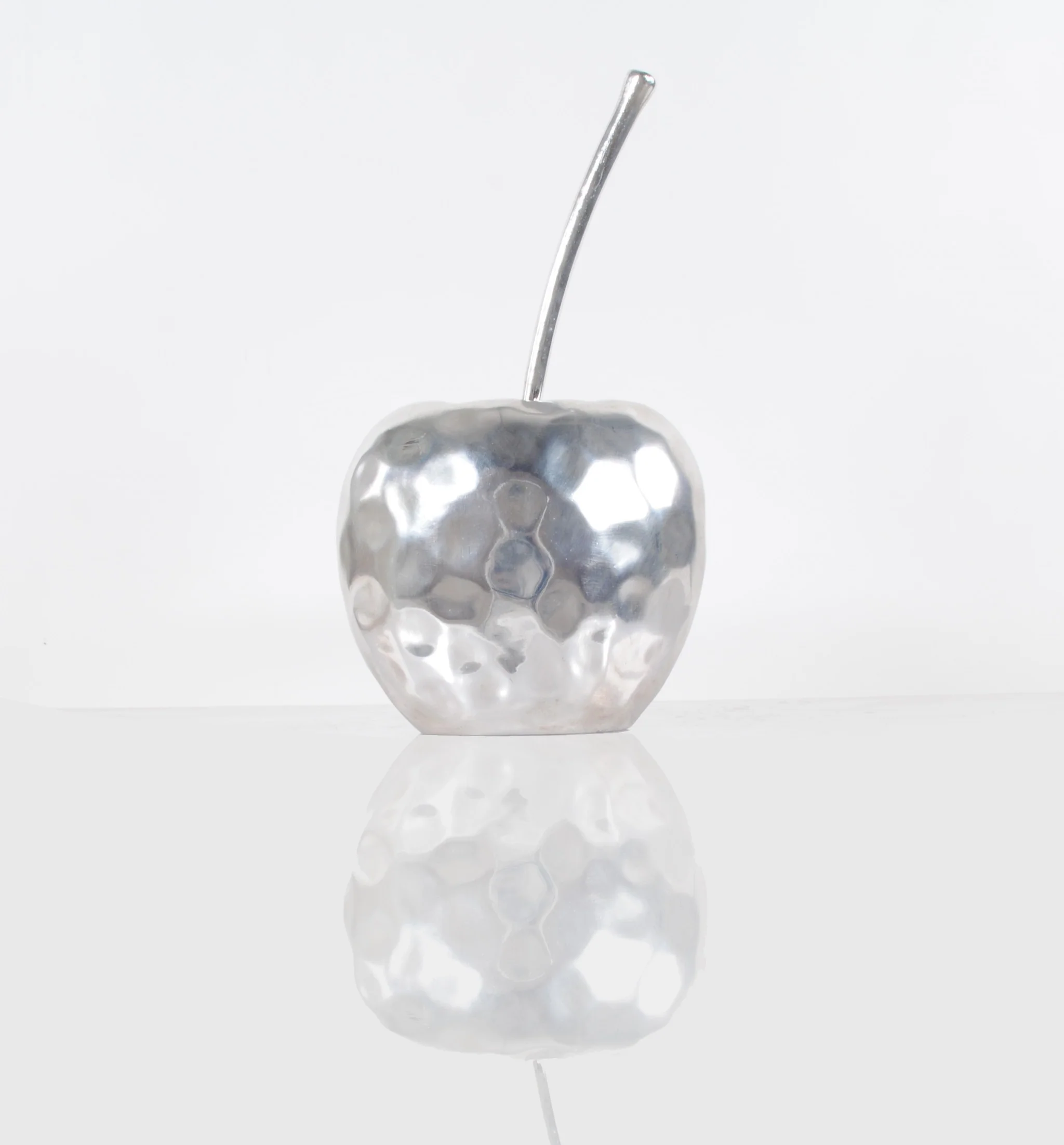 Delicious Hammered Finish Apple Statue By Homeroots - Image 2