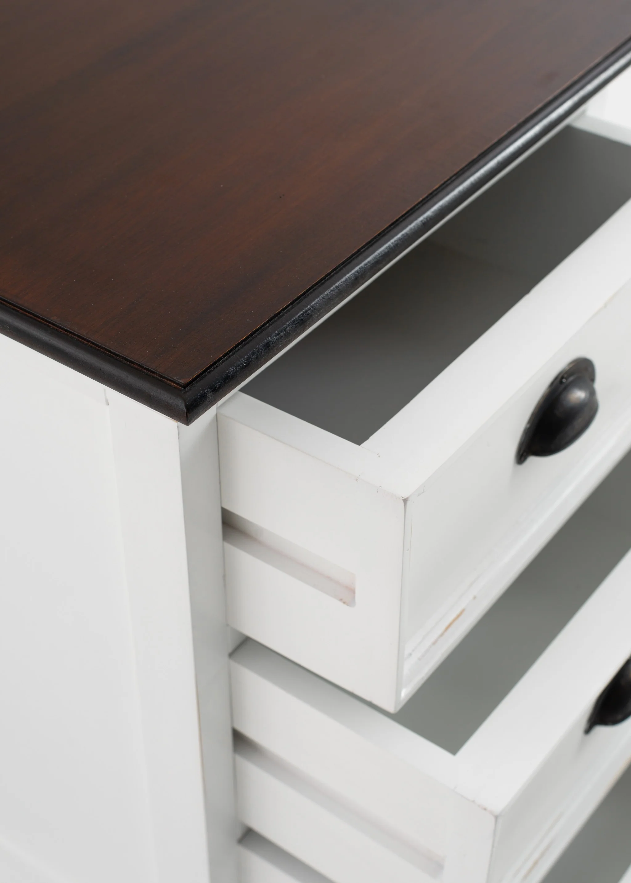 Distressed White And Deep Brown Three Drawer Nightstand By Homeroots - Image 7