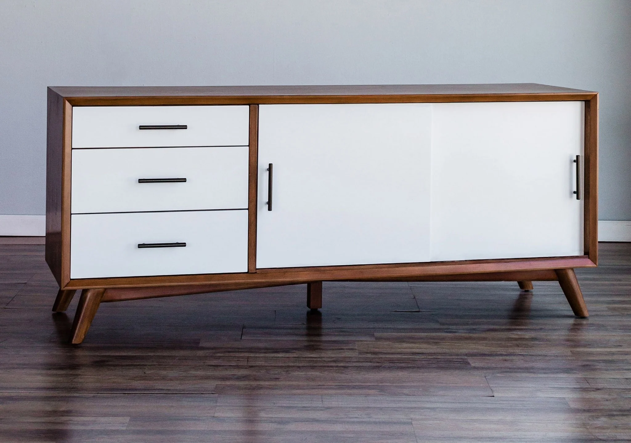 Flair 64" Acorn and White Mid Century Mod TV Console By Homeroots - Image 2