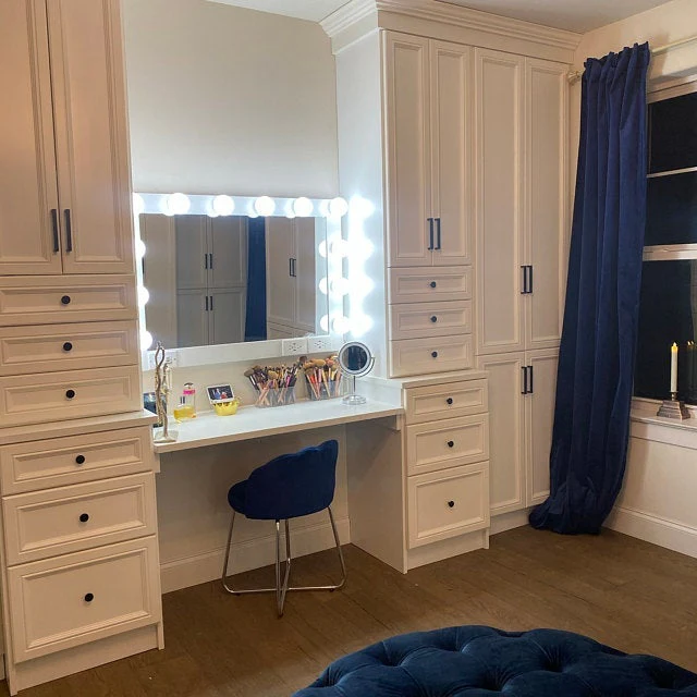 Glam Style Lighted USB Vanity Mirror By Homeroots - Image 2