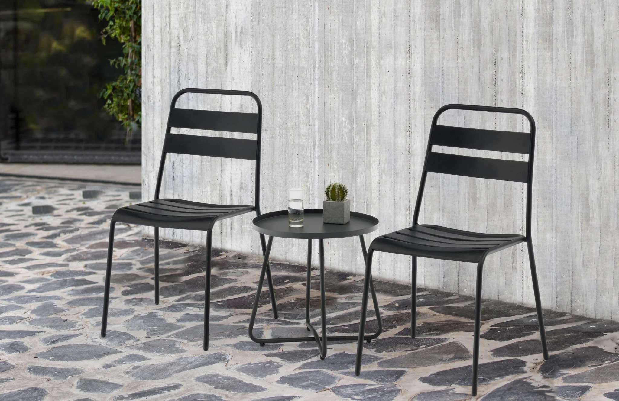 Gray Aluminum Indoor Outdoor Round End Table By Homeroots - Image 3