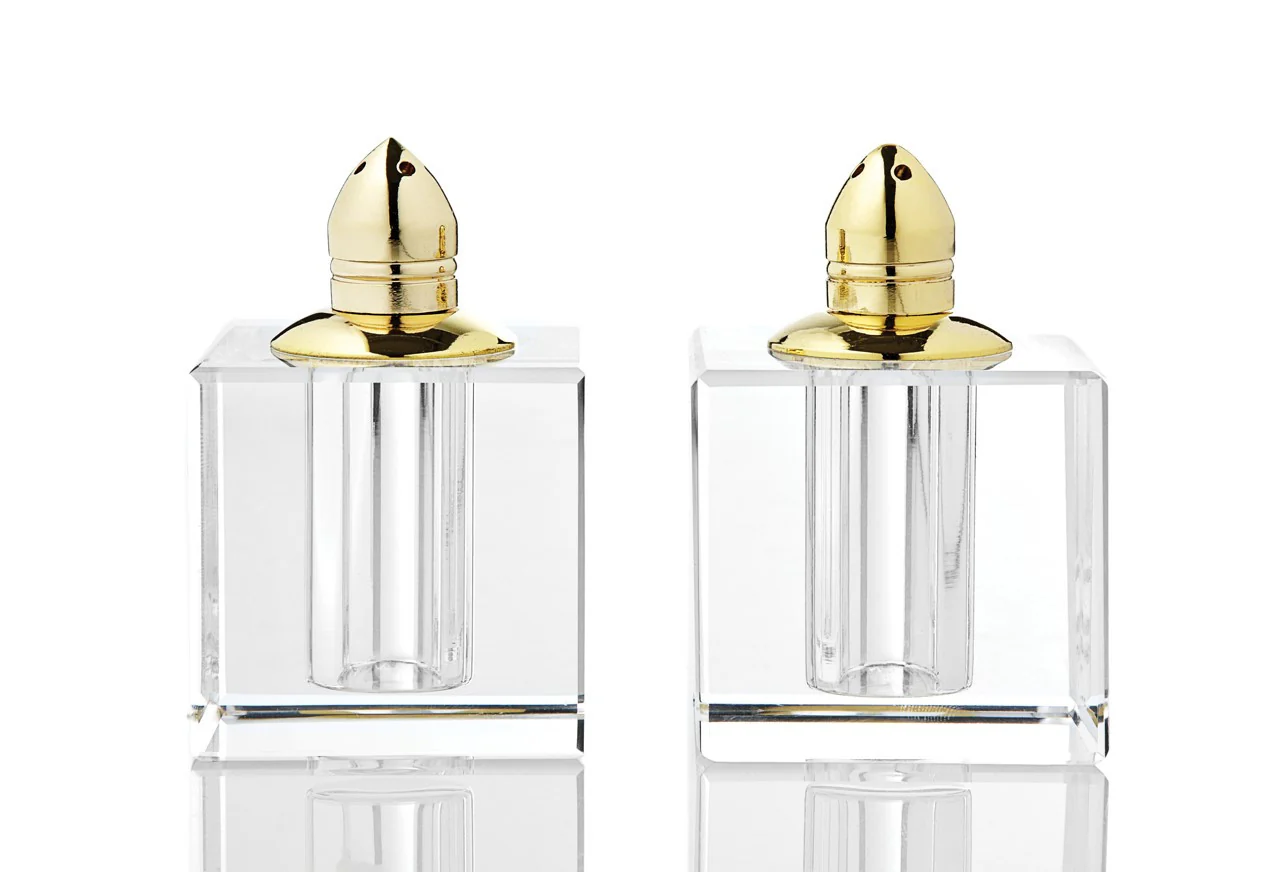 Handcrafted Optical Crystal And Gold Square Size Salt And Pepper Shakers By Homeroots - Image 3
