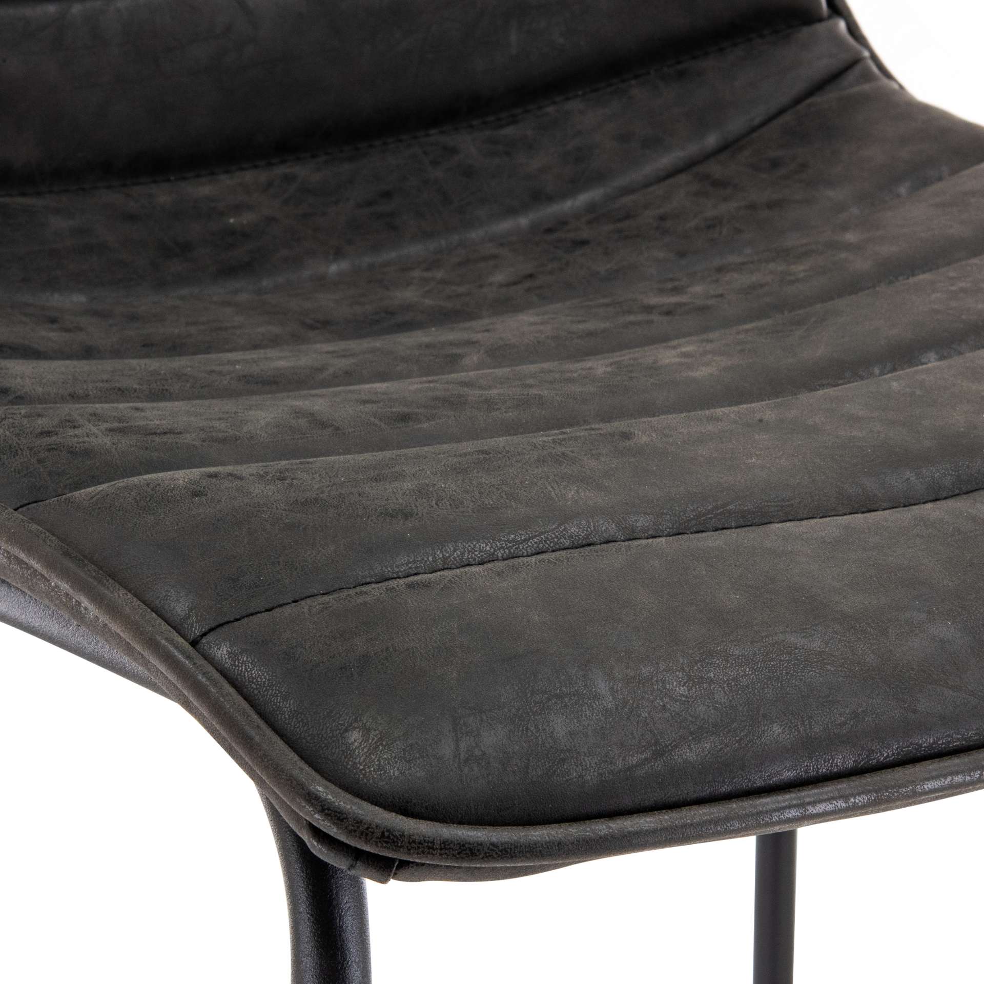 LeisureMod Brooklyn 29.9" Modern Leather Bar Stool With Black Iron Base & Footrest - Image 5