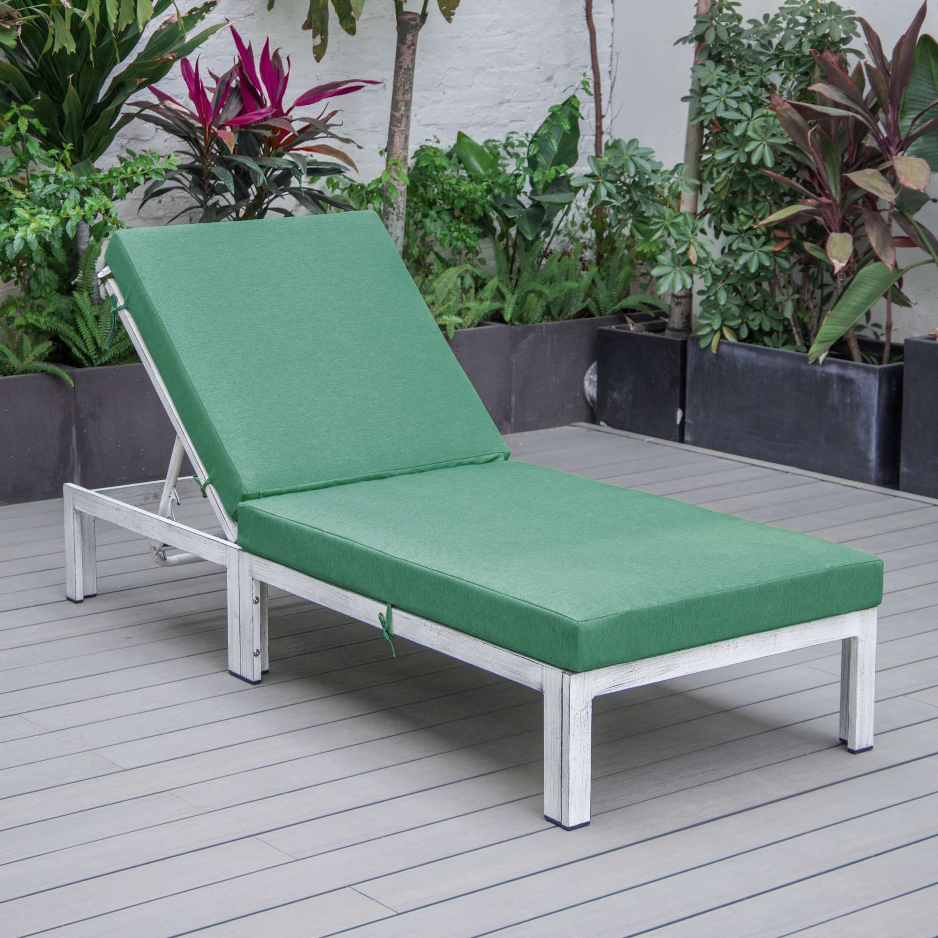 LeisureMod Chelsea Modern Outdoor Weathered Grey Chaise Lounge Chair With Cushions - Image 2