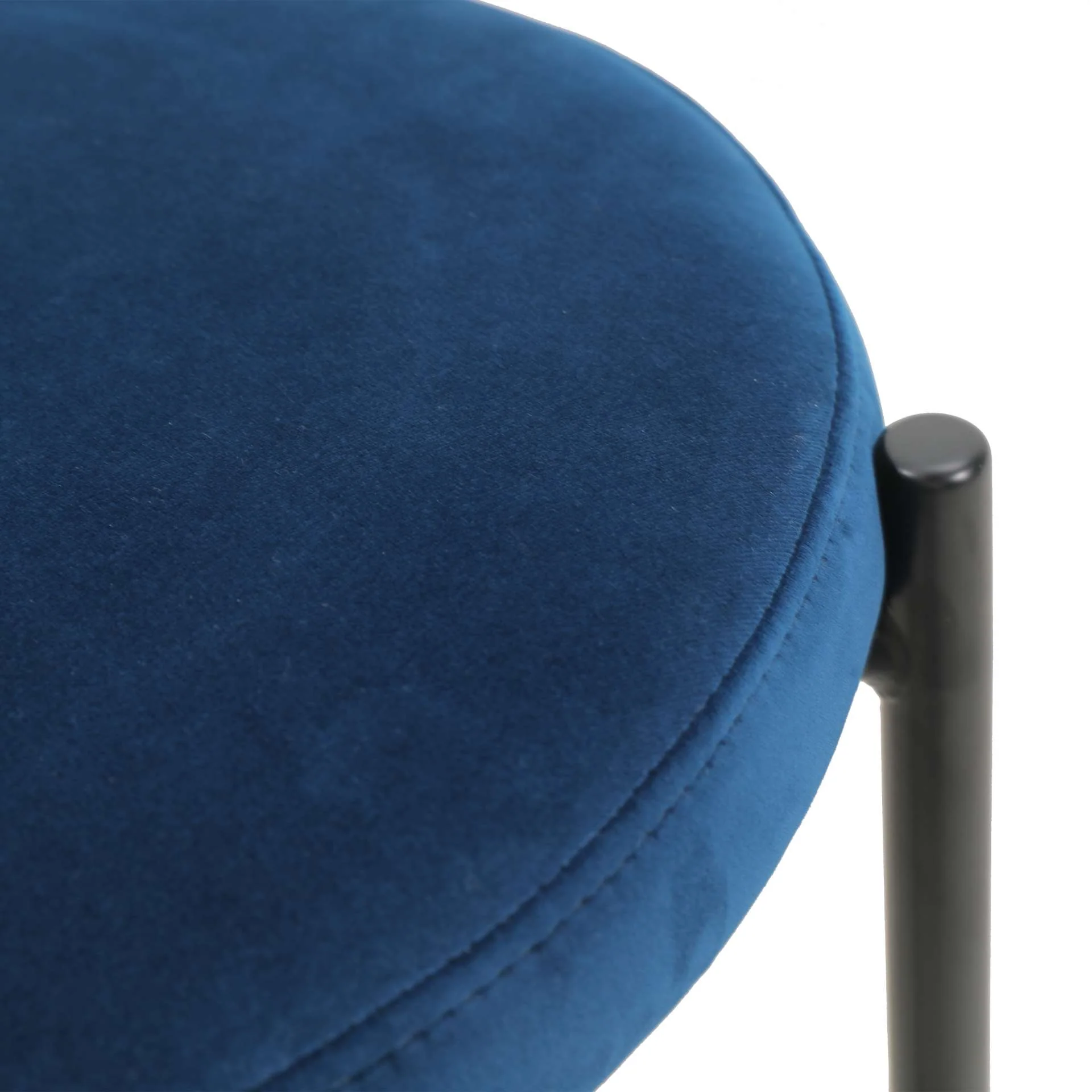 LeisureMod Euston Modern Wicker Bar Stool With Black Steel Frame - Image 32