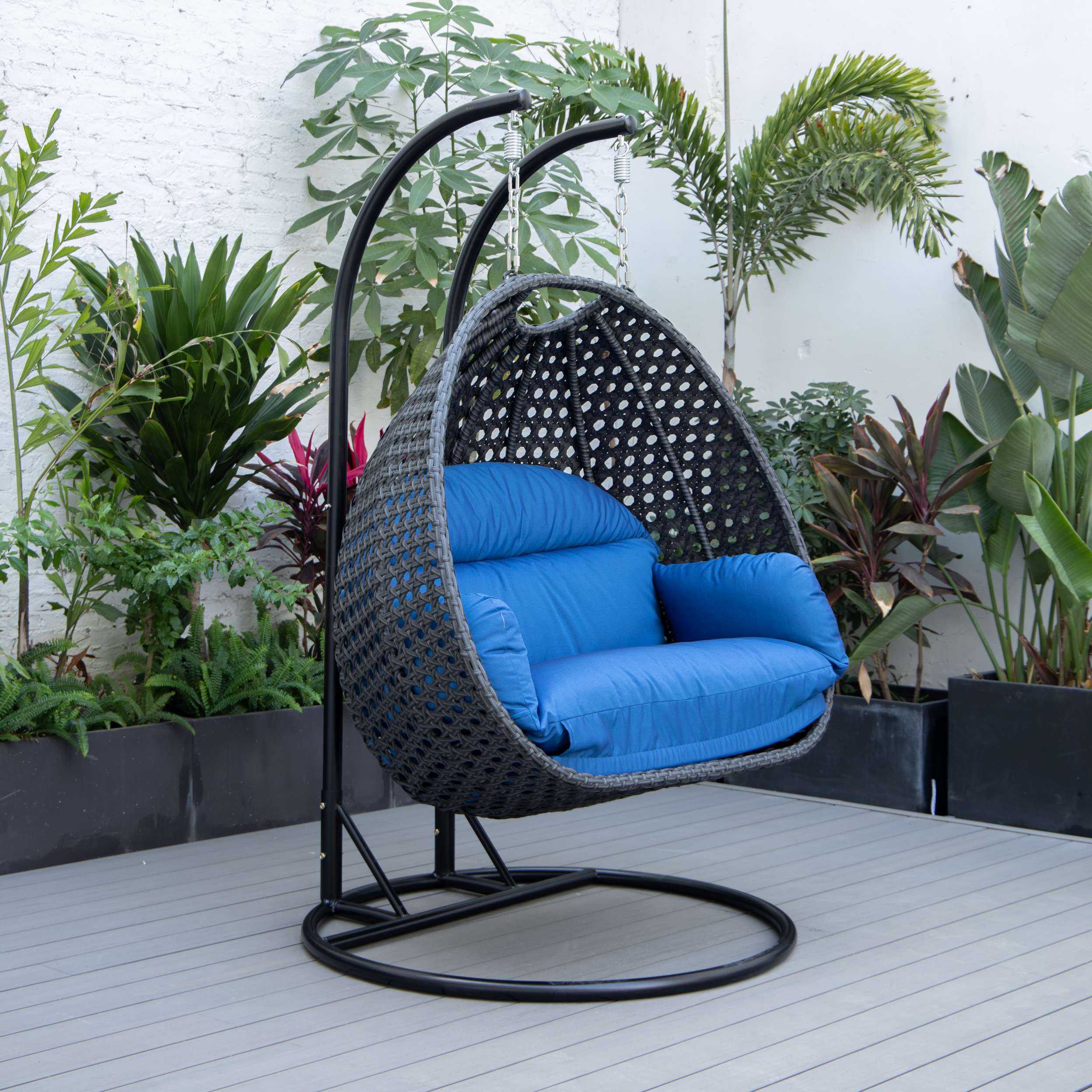 LeisureMod Mendoza Charcoal Wicker Hanging 2 person Egg Swing Chair - Image 37