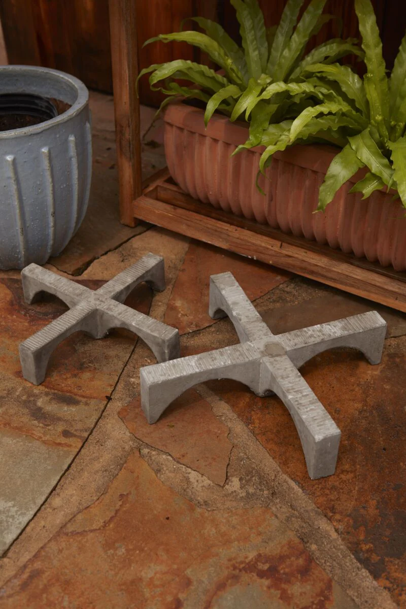 Lynwood Stand 15.75"x 3.5" By Accent Decor - Image 4