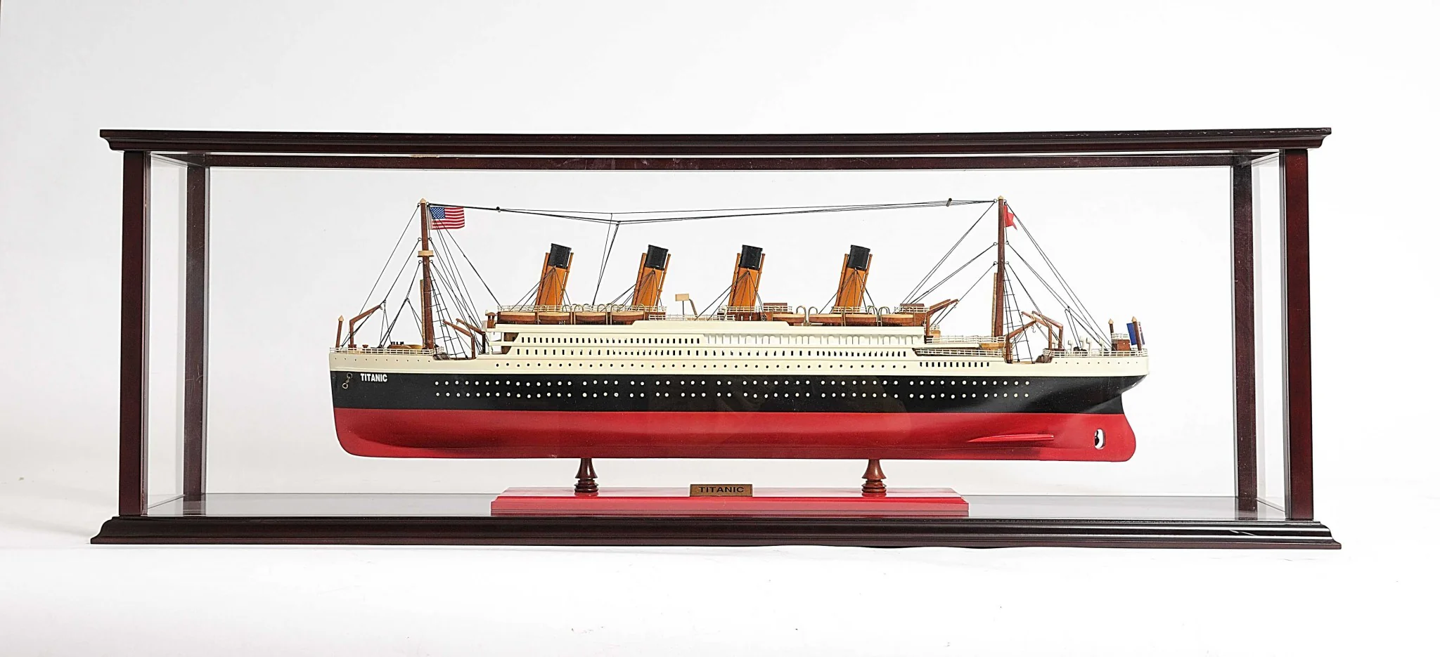 Medium Display Case for Cruise Liner By Homeroots - Image 2