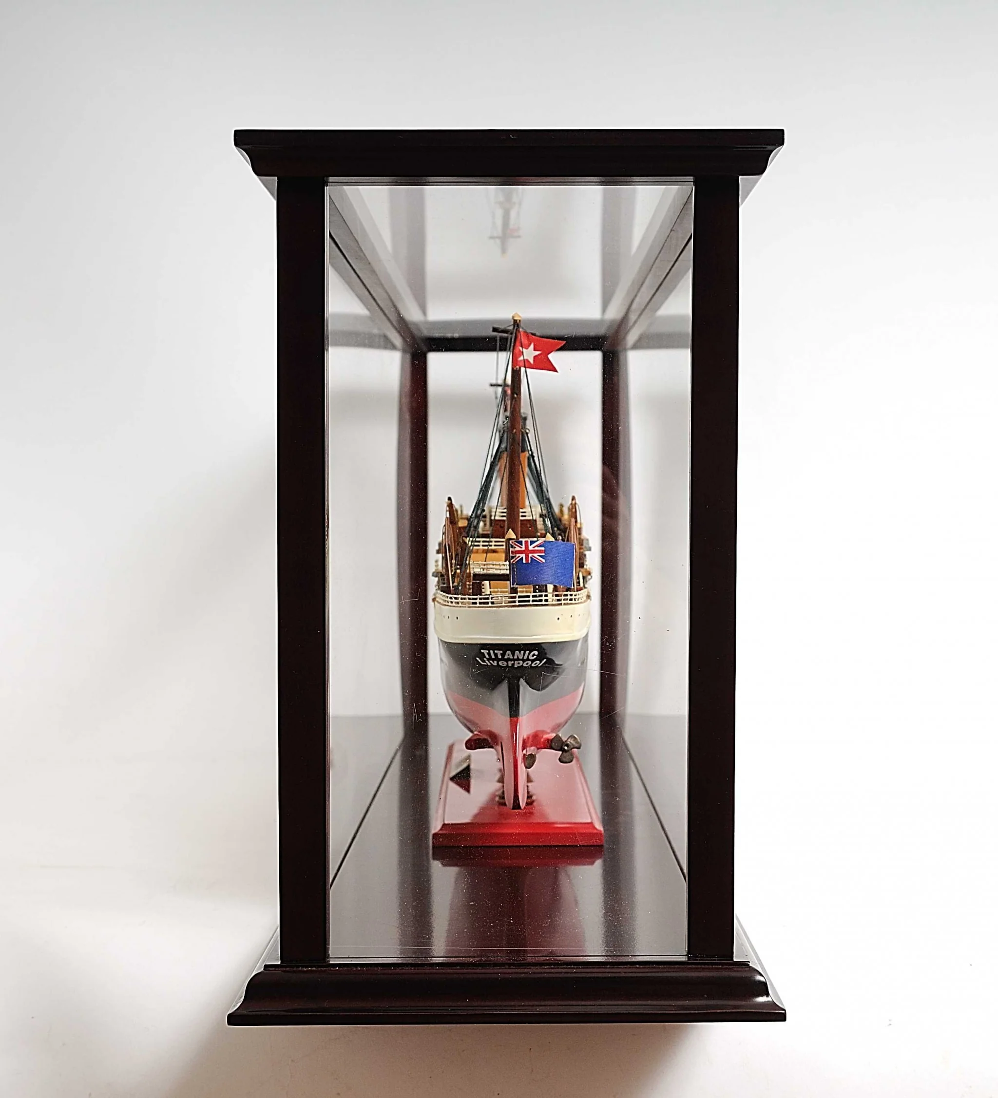 Medium Display Case for Cruise Liner By Homeroots - Image 4
