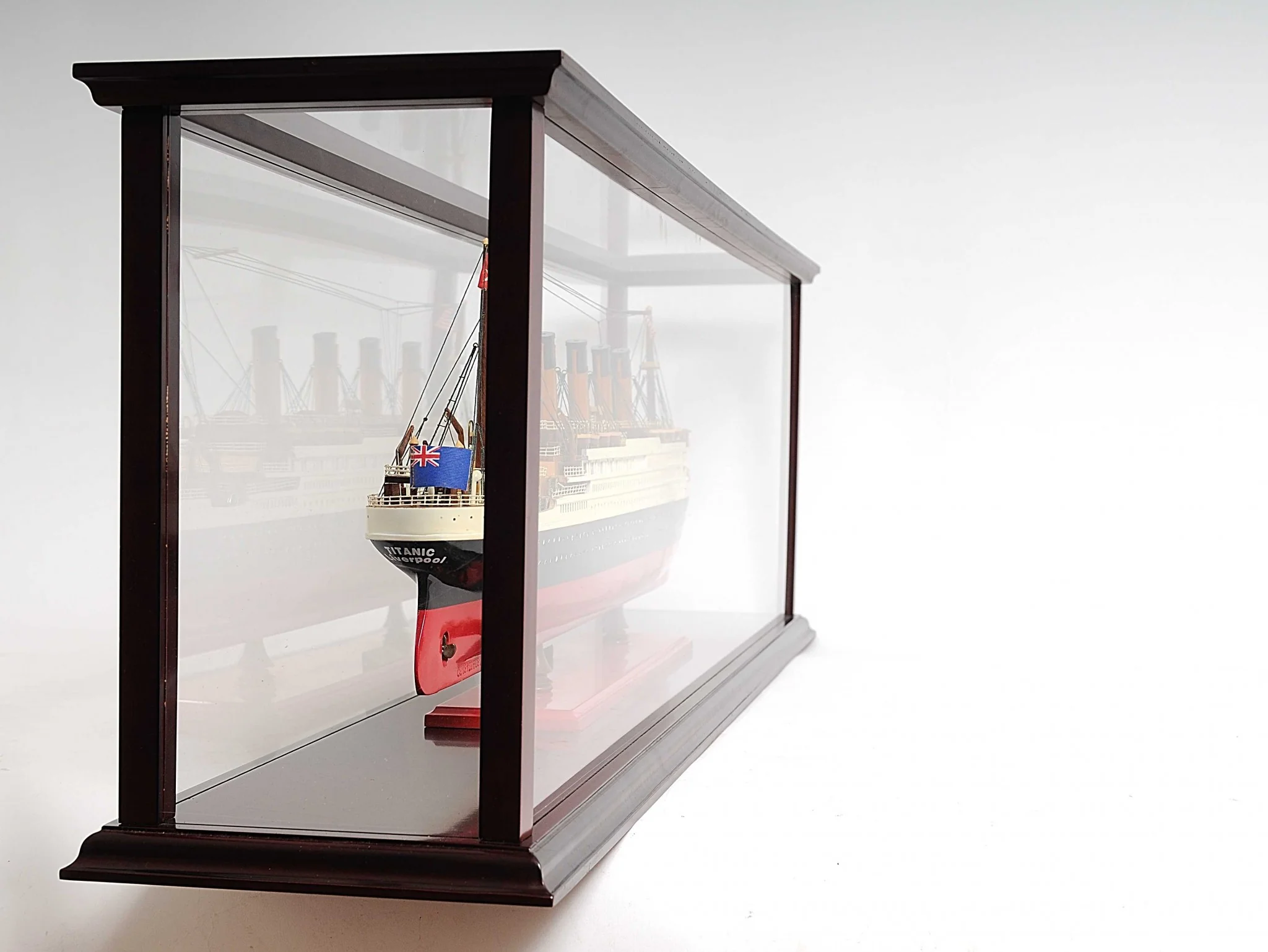 Medium Display Case for Cruise Liner By Homeroots - Image 5