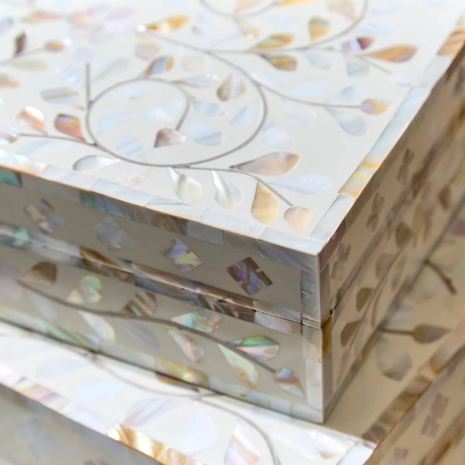 MOP Tear Hinged Cover Box Set Of 4 By Tozai Home - Image 3