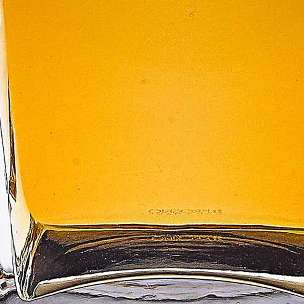 Mouth Blown European Crystal Scotch Or Whiskey Decanter 34 Oz By Homeroots - Image 5