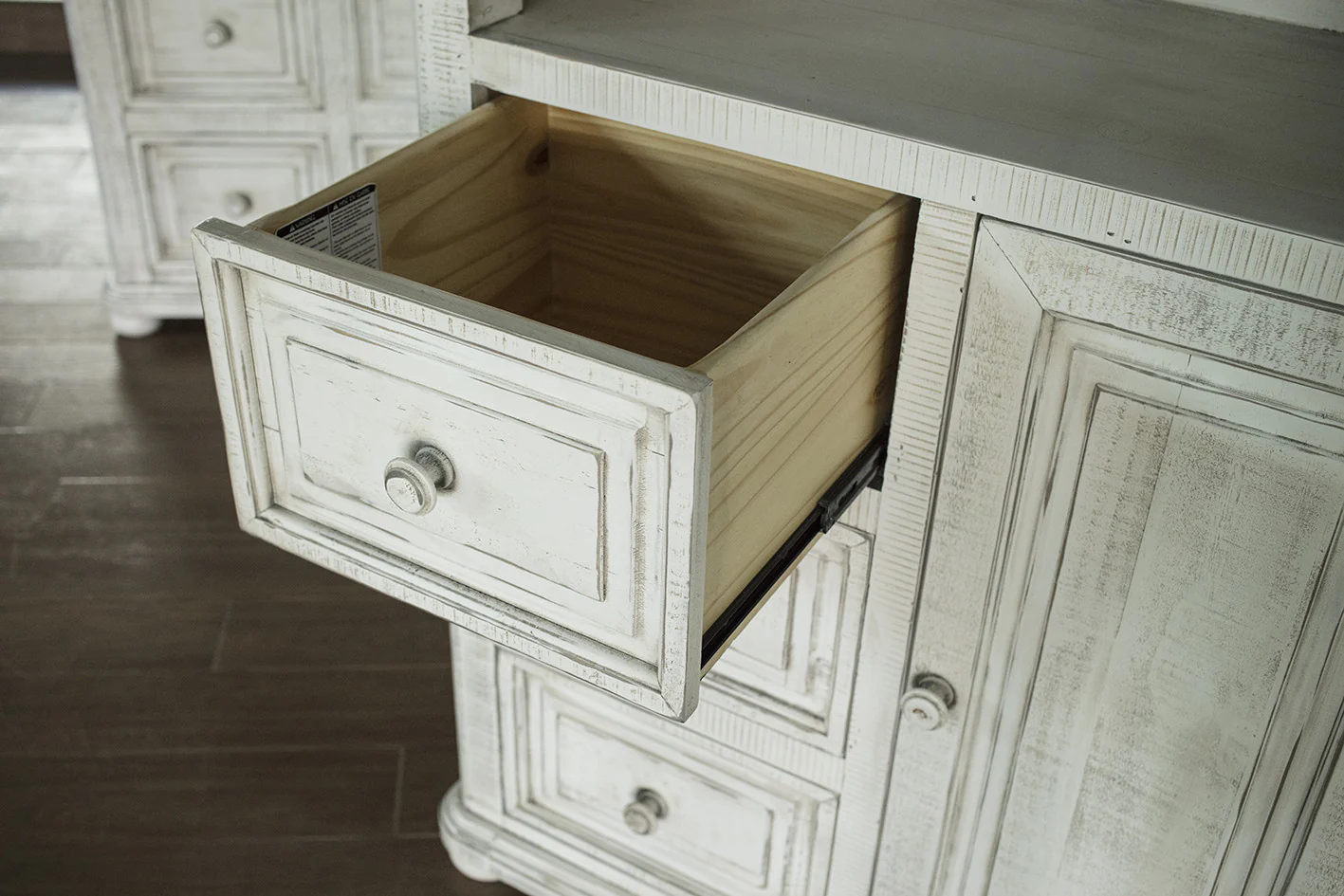 Off White Solid Wood Three Drawer Gentlemans Chest By Homeroots - Image 2