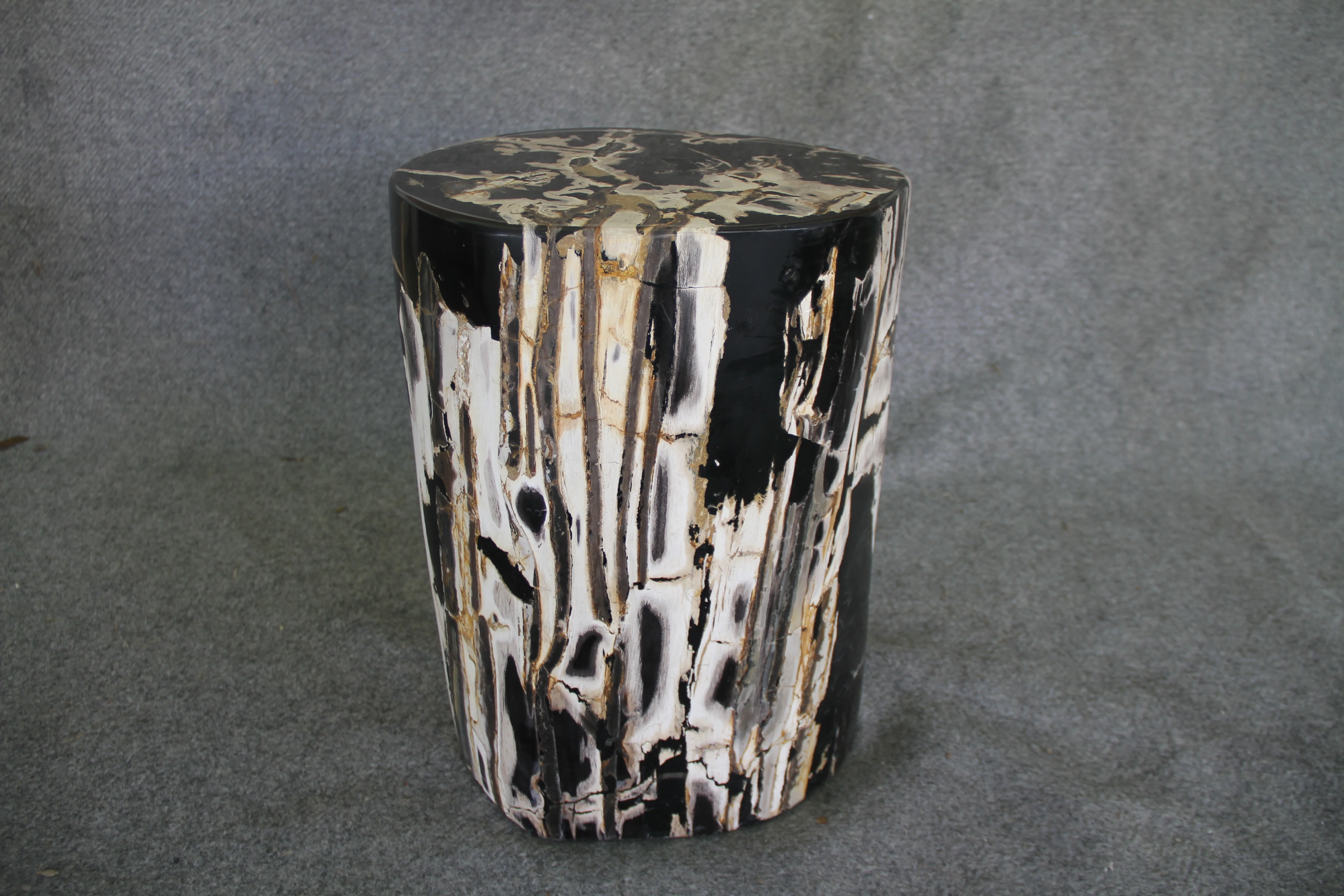Petrified Wood Log Stool 13 x 11 x 18 - DV.1.111 - Image 4