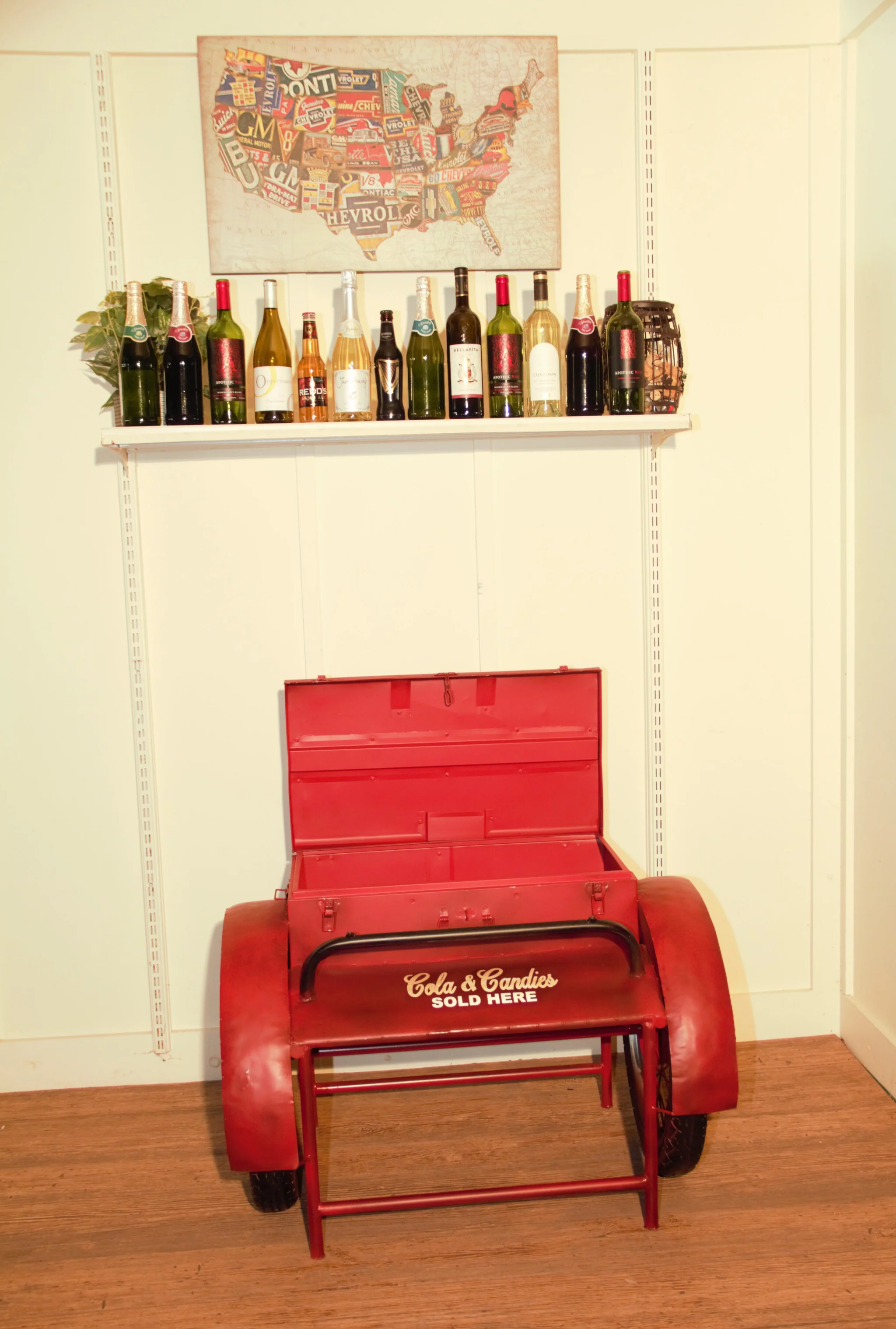 Retro Red Metal Delivery Box Accent Side Table By Homeroots - Image 4