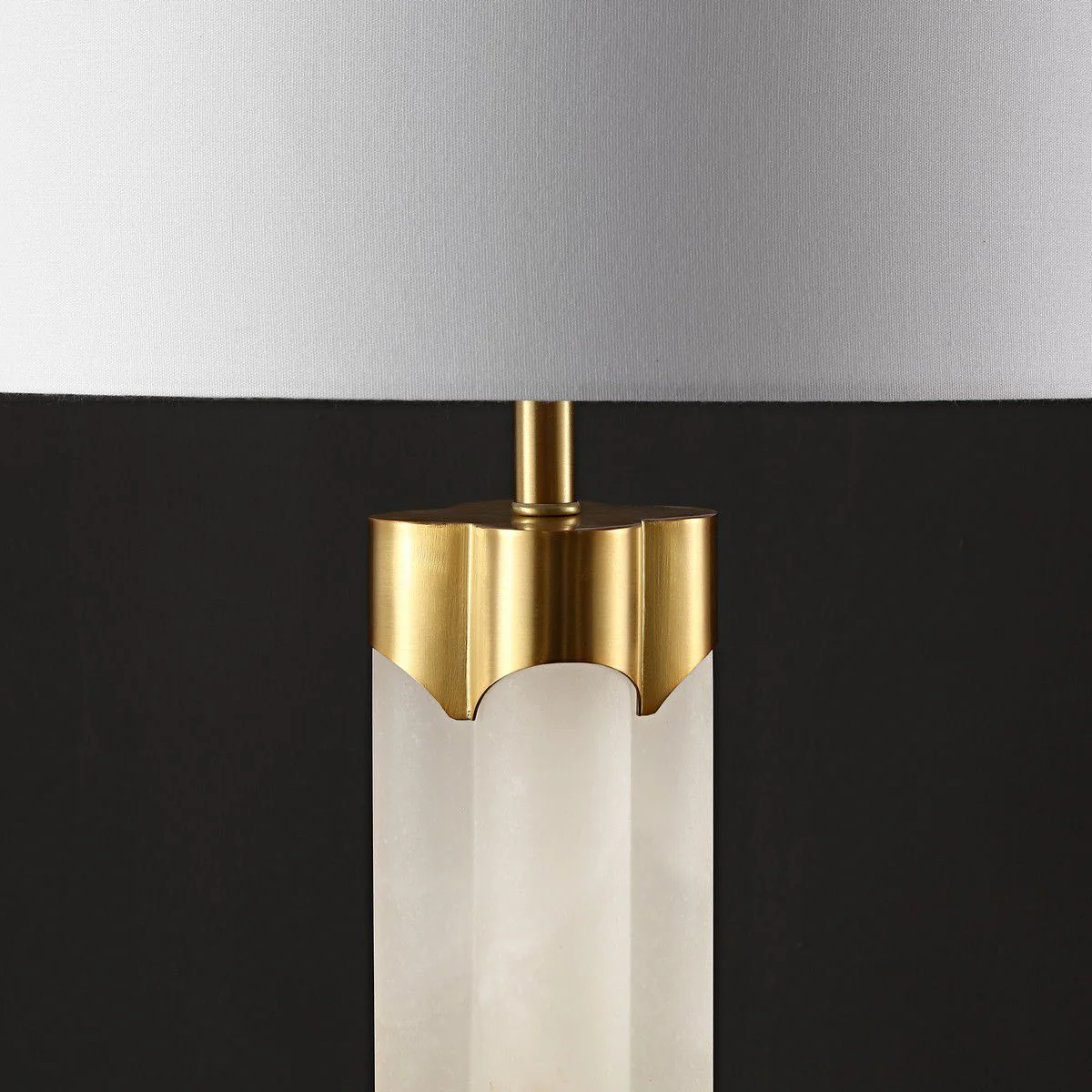 Safavieh Chavez Alabaster Table Lamp - White and Gold - Image 4