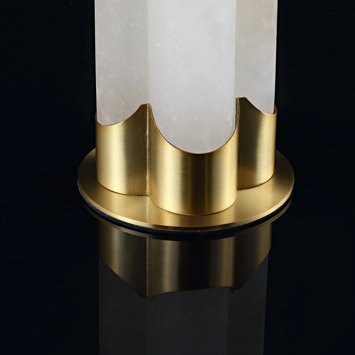 Safavieh Chavez Alabaster Table Lamp - White and Gold - Image 5