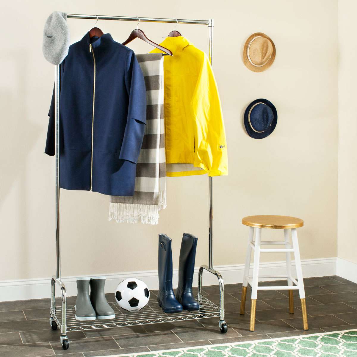 Safavieh Christian Chrome Wire Sngl Rod Clothes Rack (35.4 In. W X 13.8 In. D X 63 In. H) - Chrome - Image 2
