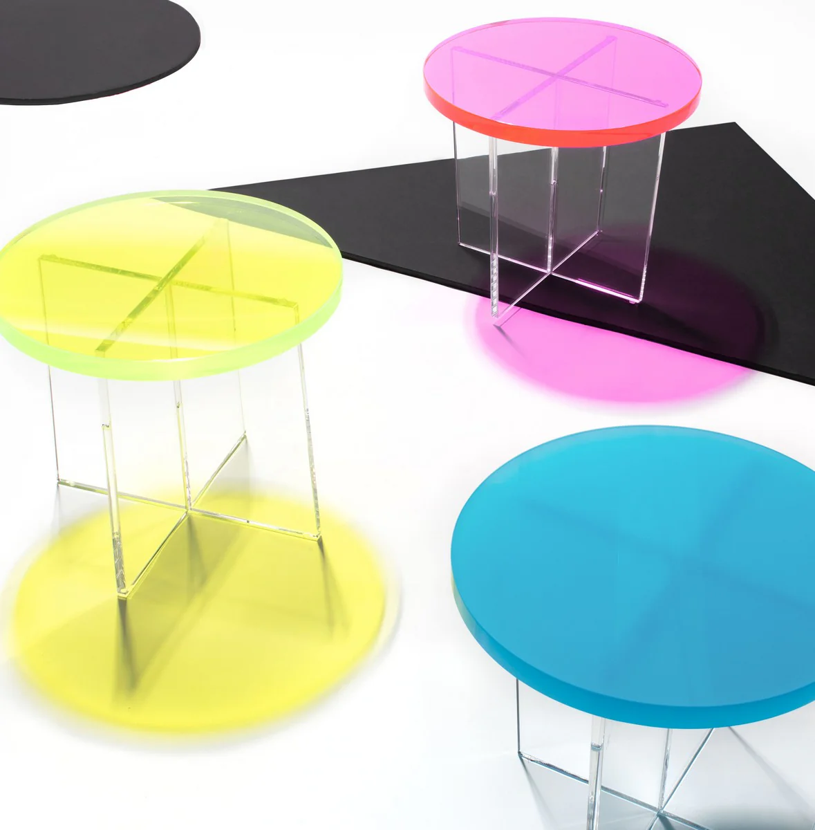 Safavieh Edwards Acryllic Accent Table - Turquoise - Image 5