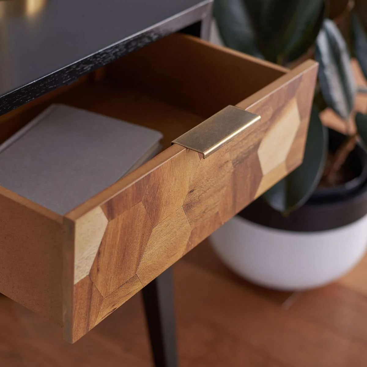 Safavieh Nilo 1 Drawer Accent Table - Black - Image 4
