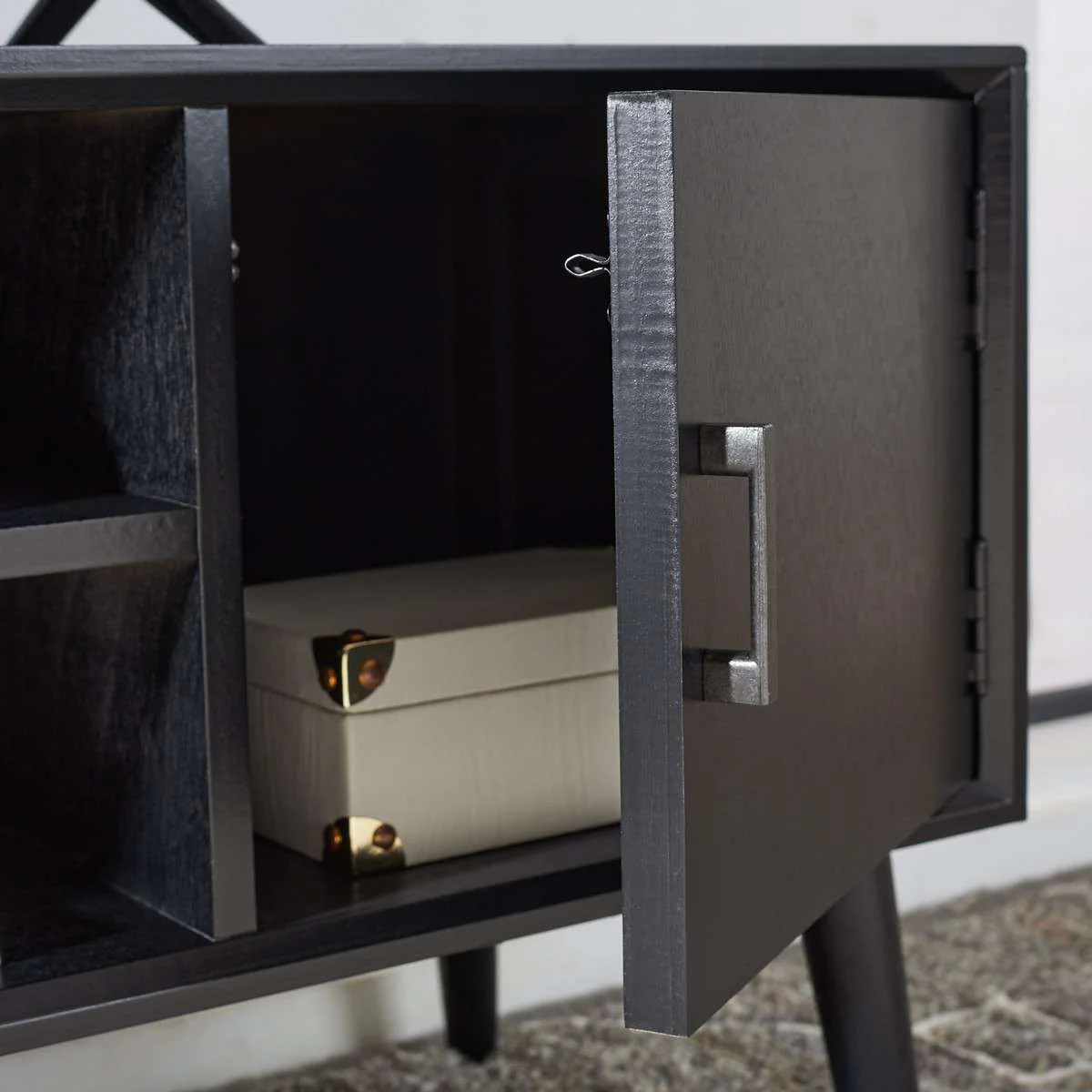 Safavieh Sorrel Mid Century 2 Door 1 Shelf Media Stand - Black - Image 4