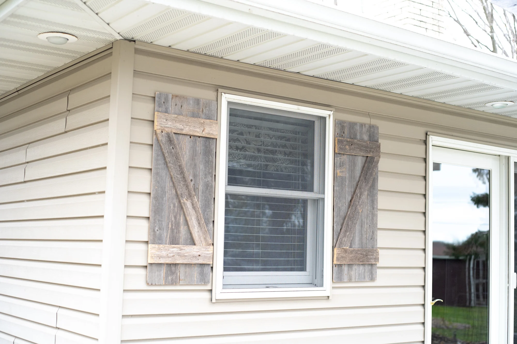 Set of 2 Rustic Natural Weathered Grey Wood Window Shutters with Hanger By Homeroots - Image 5