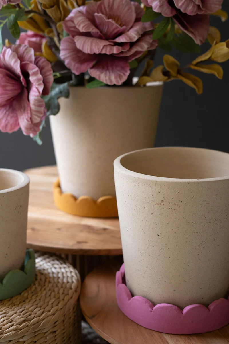 Set Of Three Scalloped Clay Planters By Kalalou - Image 2