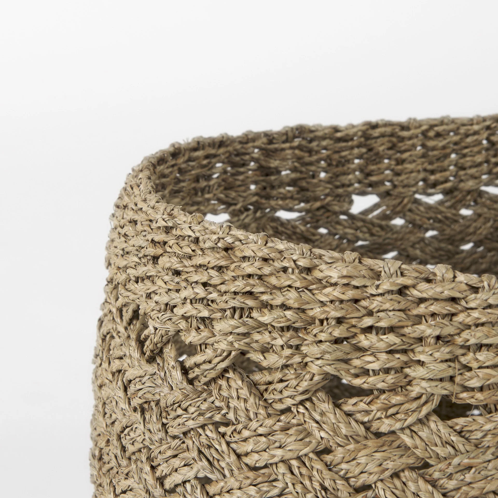 Set of Three Woven Wicker Storage Baskets By Homeroots - Image 4