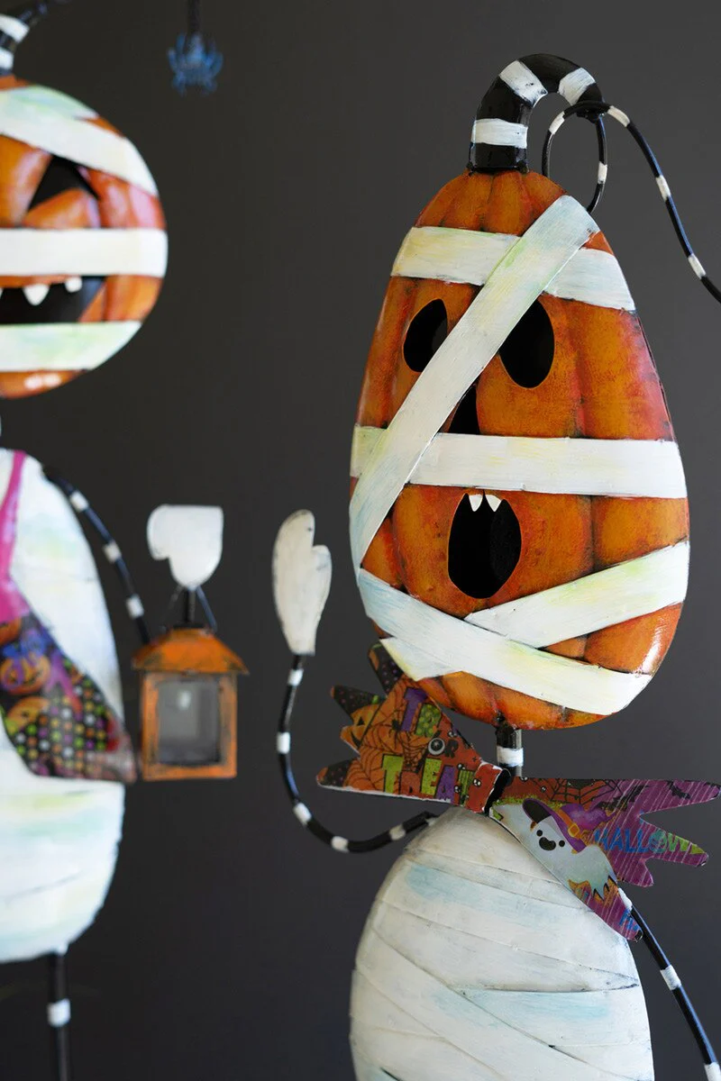 Set Of Two Painted Metal Halloween Jack-O-Lantern Mummies By Kalalou - Image 2