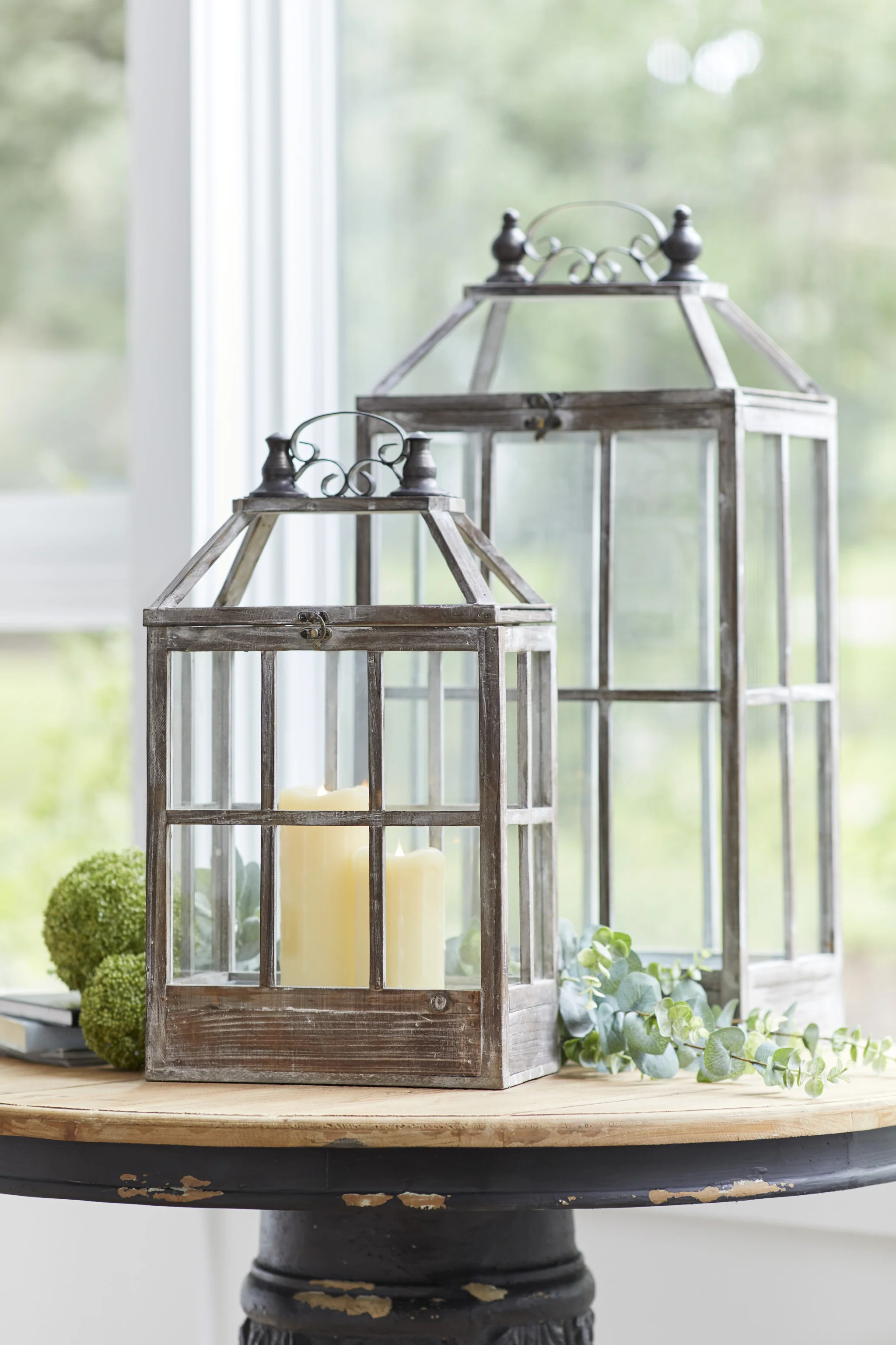 Set of Two White Washed Wood and Glass Floor Lantern Candle Holders By Homeroots - Image 4