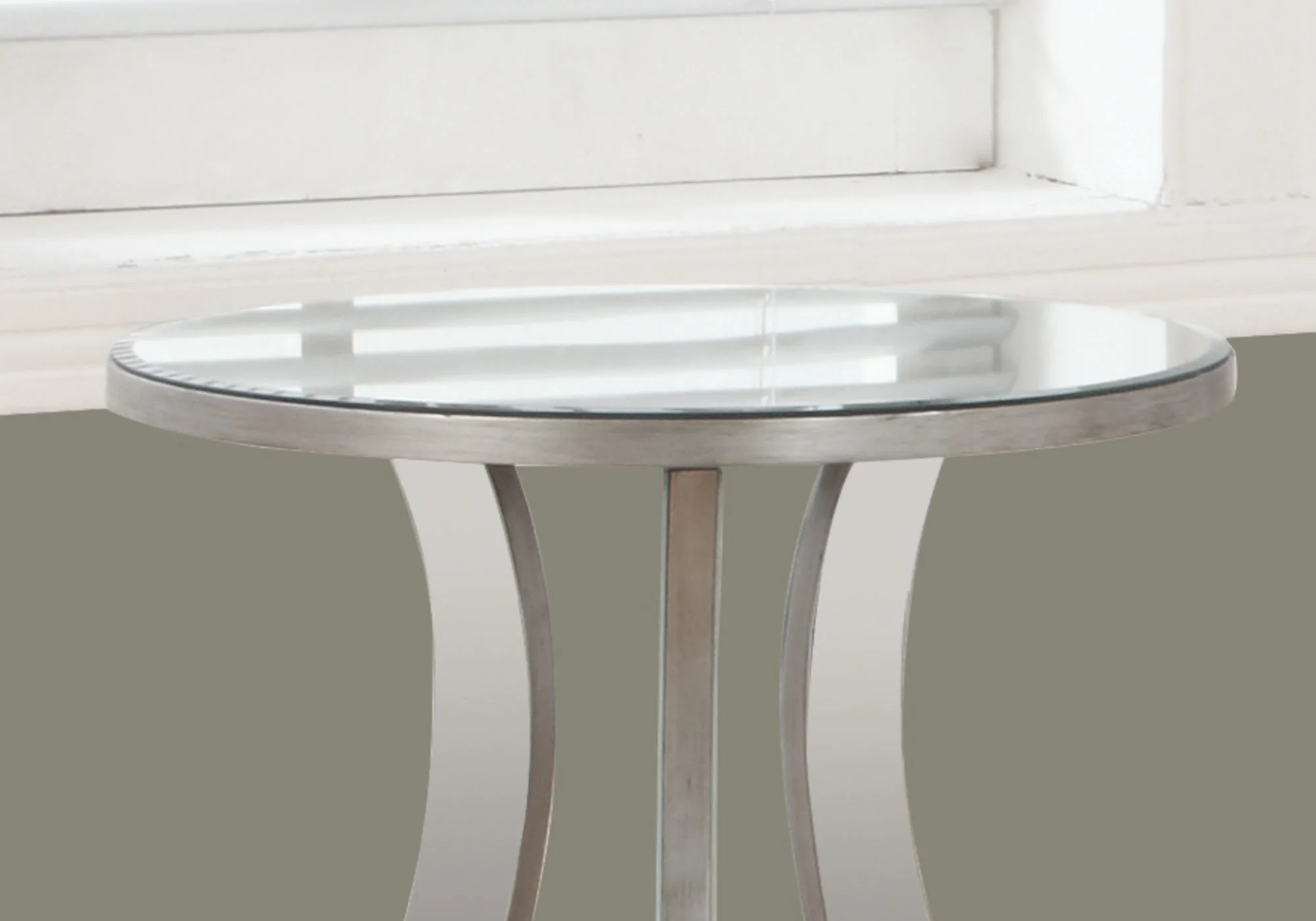 Silver End Table with a Mirror Top By Homeroots - Image 2