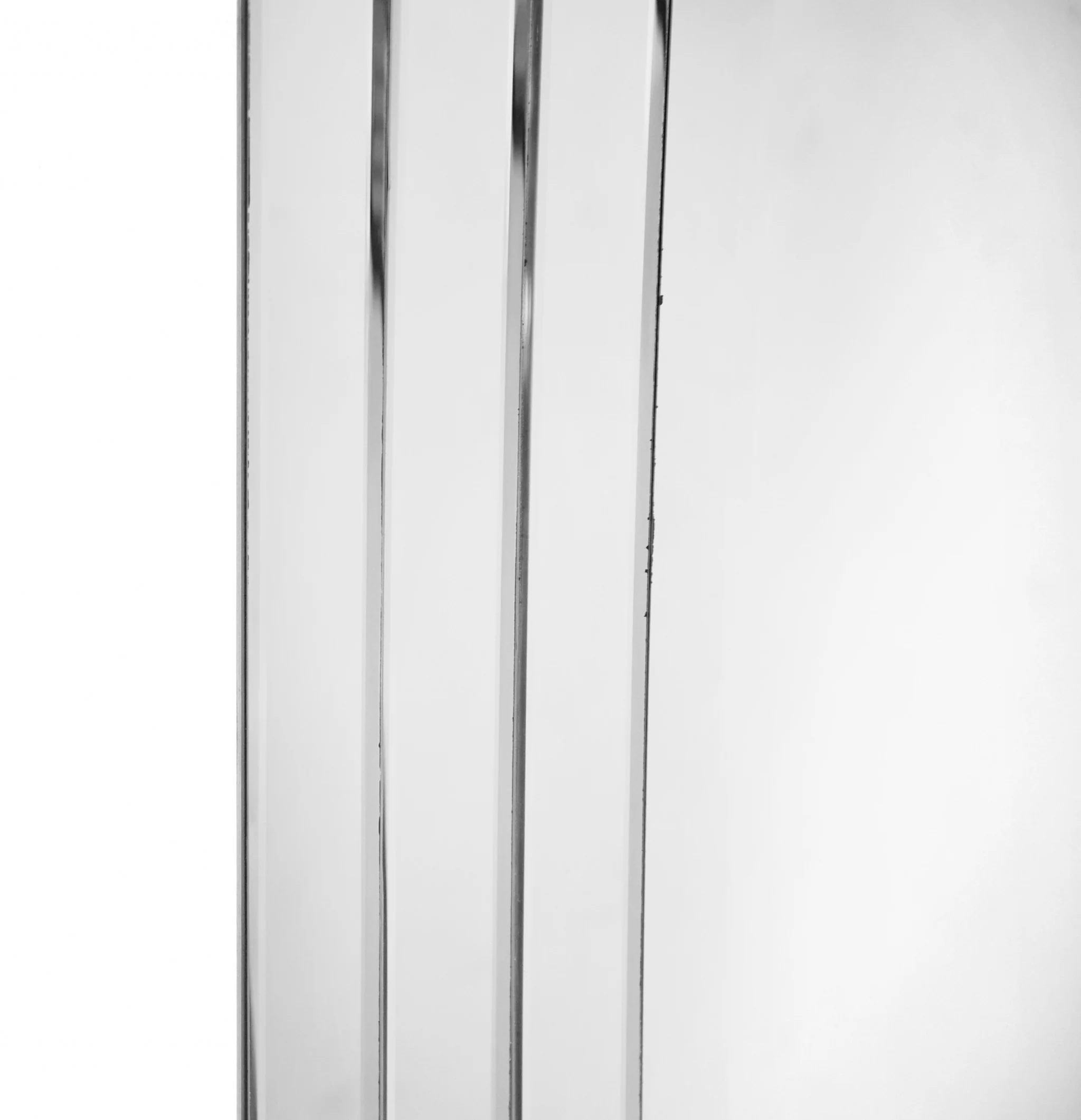 Silver Round Mirror with Black Corners By Homeroots - Image 5