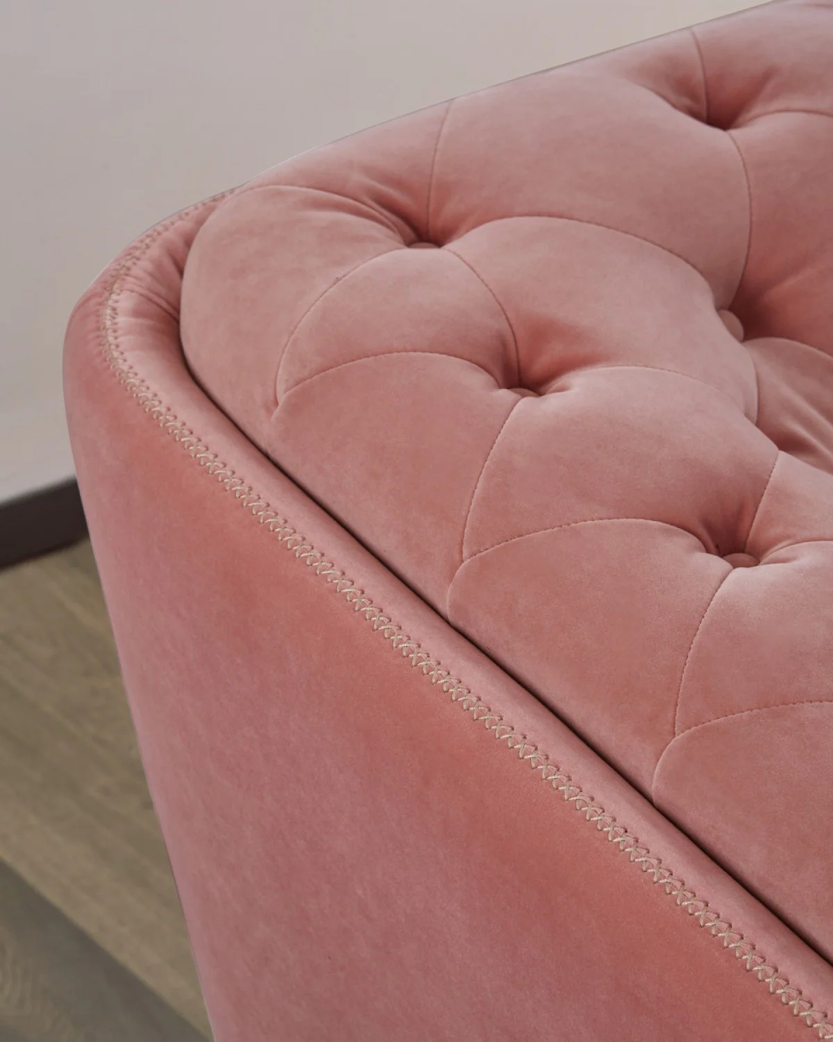 Stylish Pink Velvet Loveseat With Diamond Tufts By Homeroots - Image 5
