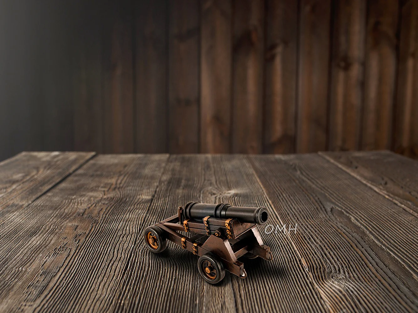 Sur Roues Grandeur Cannon By Homeroots - Image 7