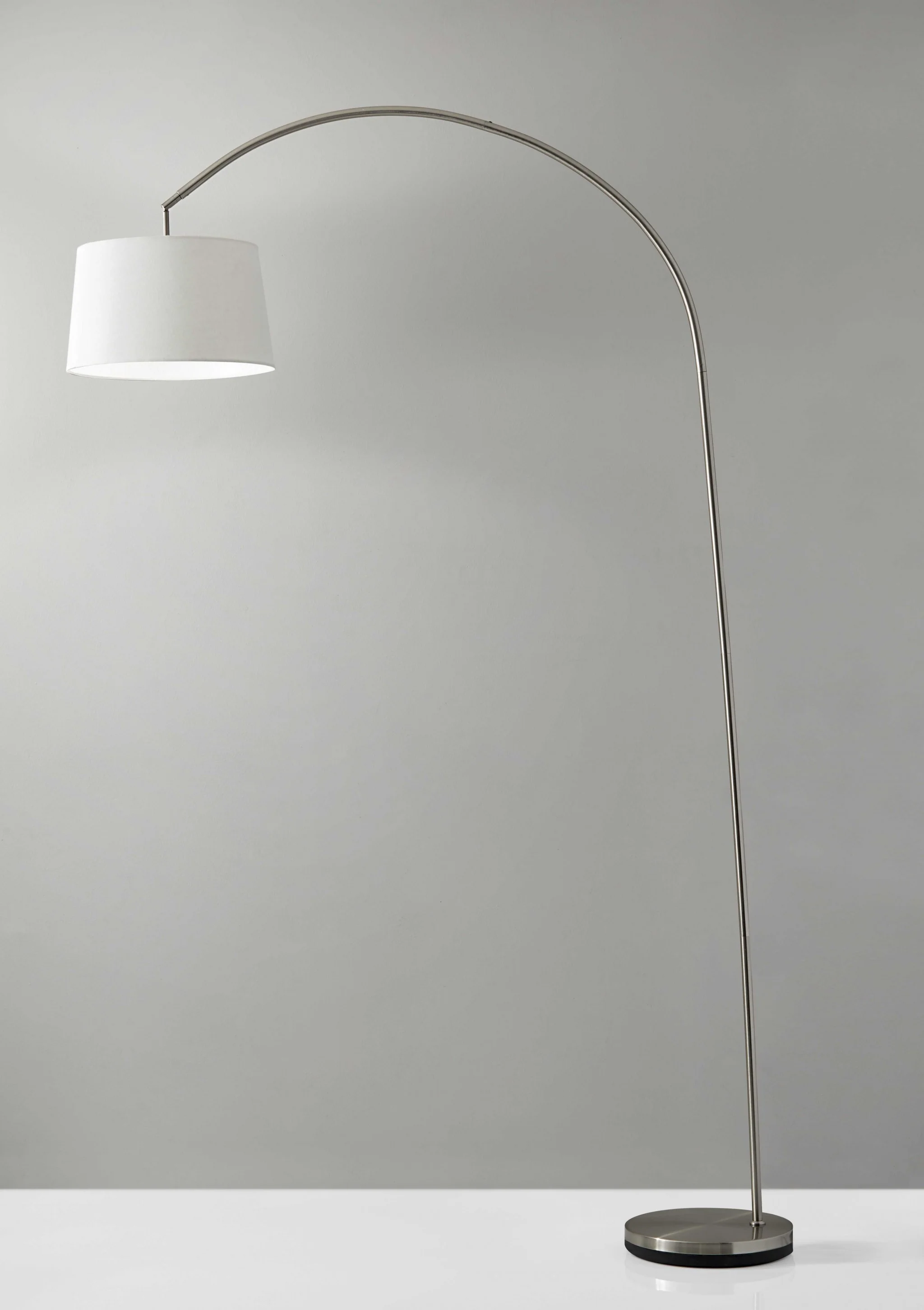 Sweeping Curve Floor Lamp in Black Metal - Image 2