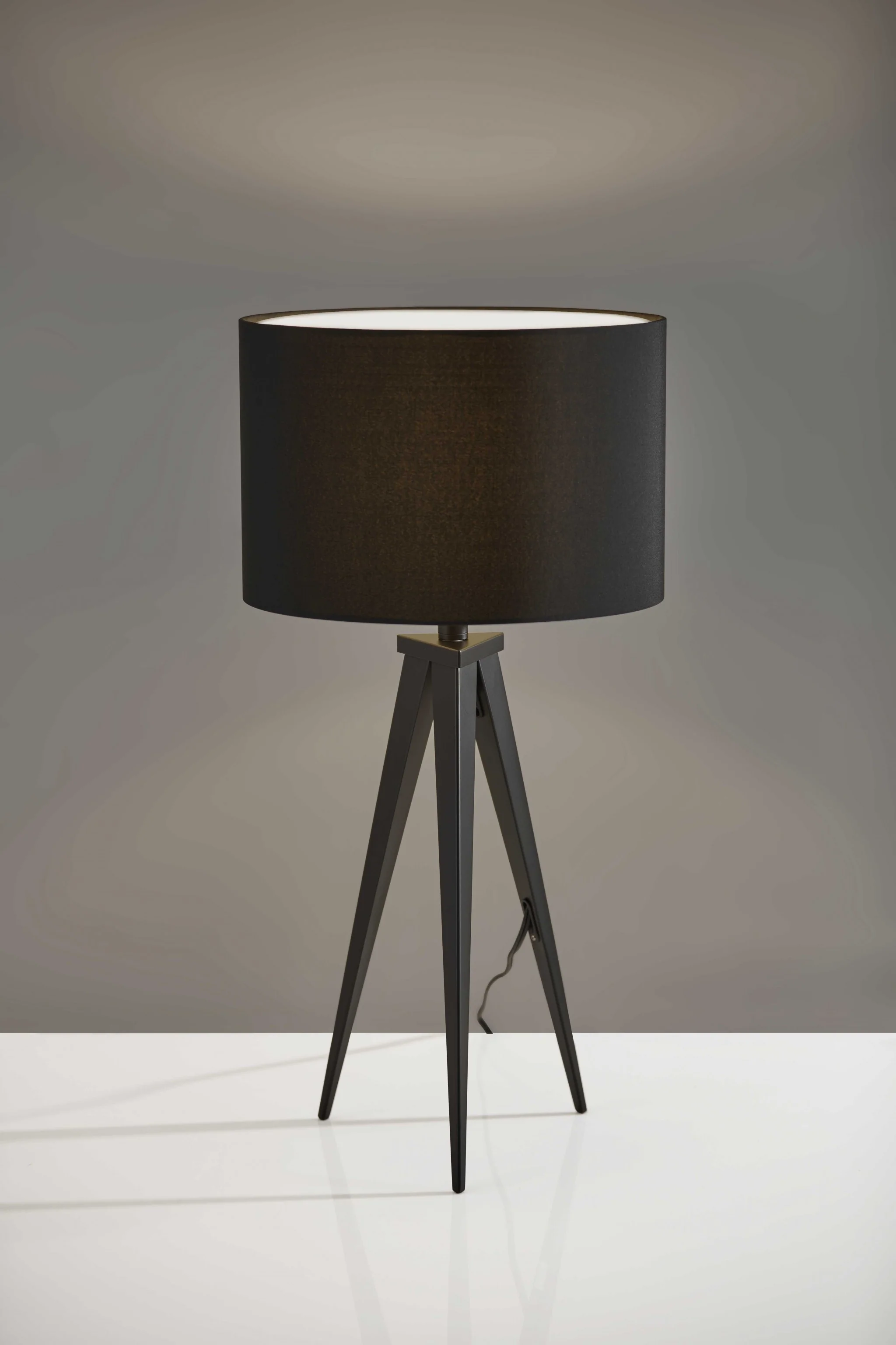 Treble Black Metal Table Lamp By Homeroots - Image 3