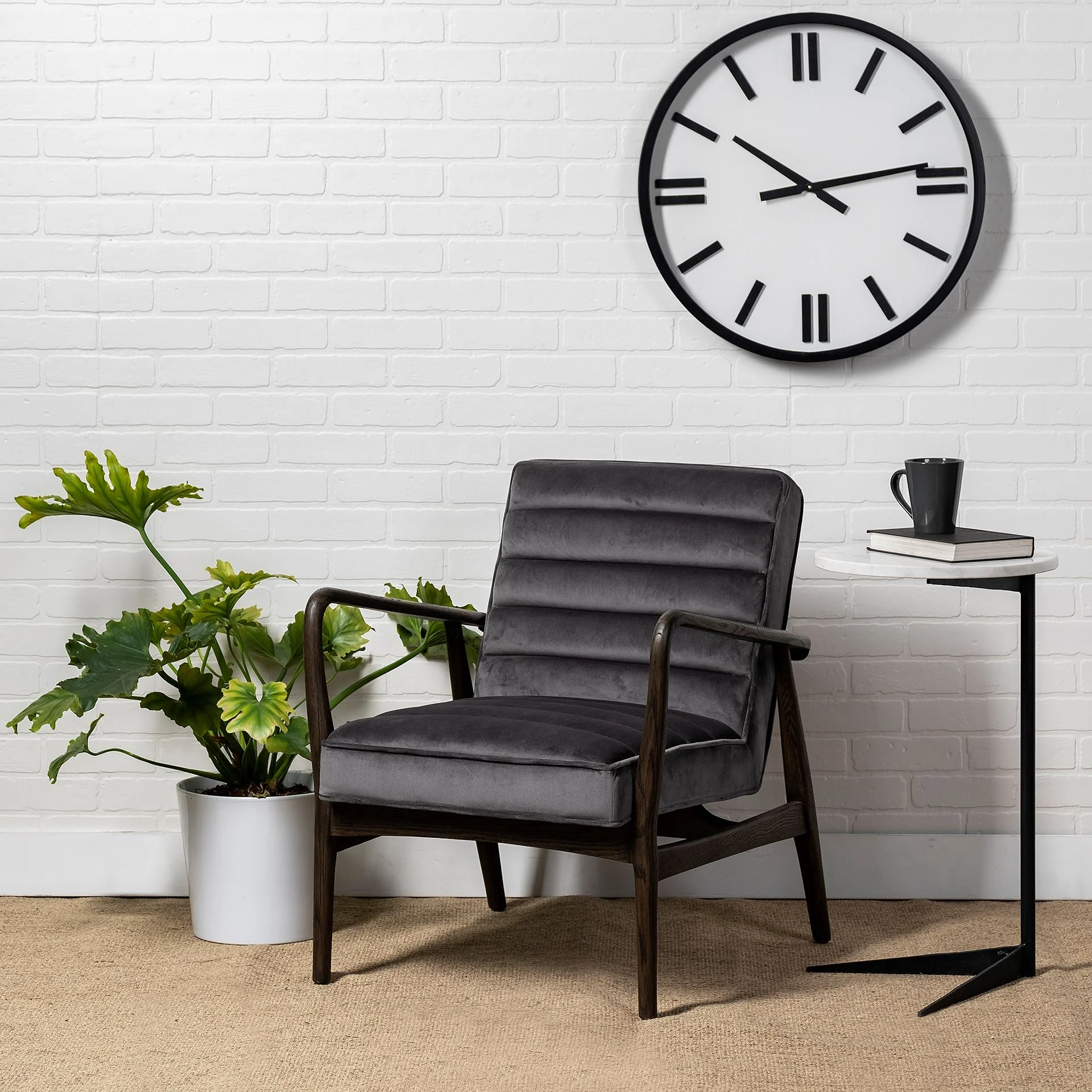 White Marble Round Top Accent Table with Black Iron Base By Homeroots - Image 7