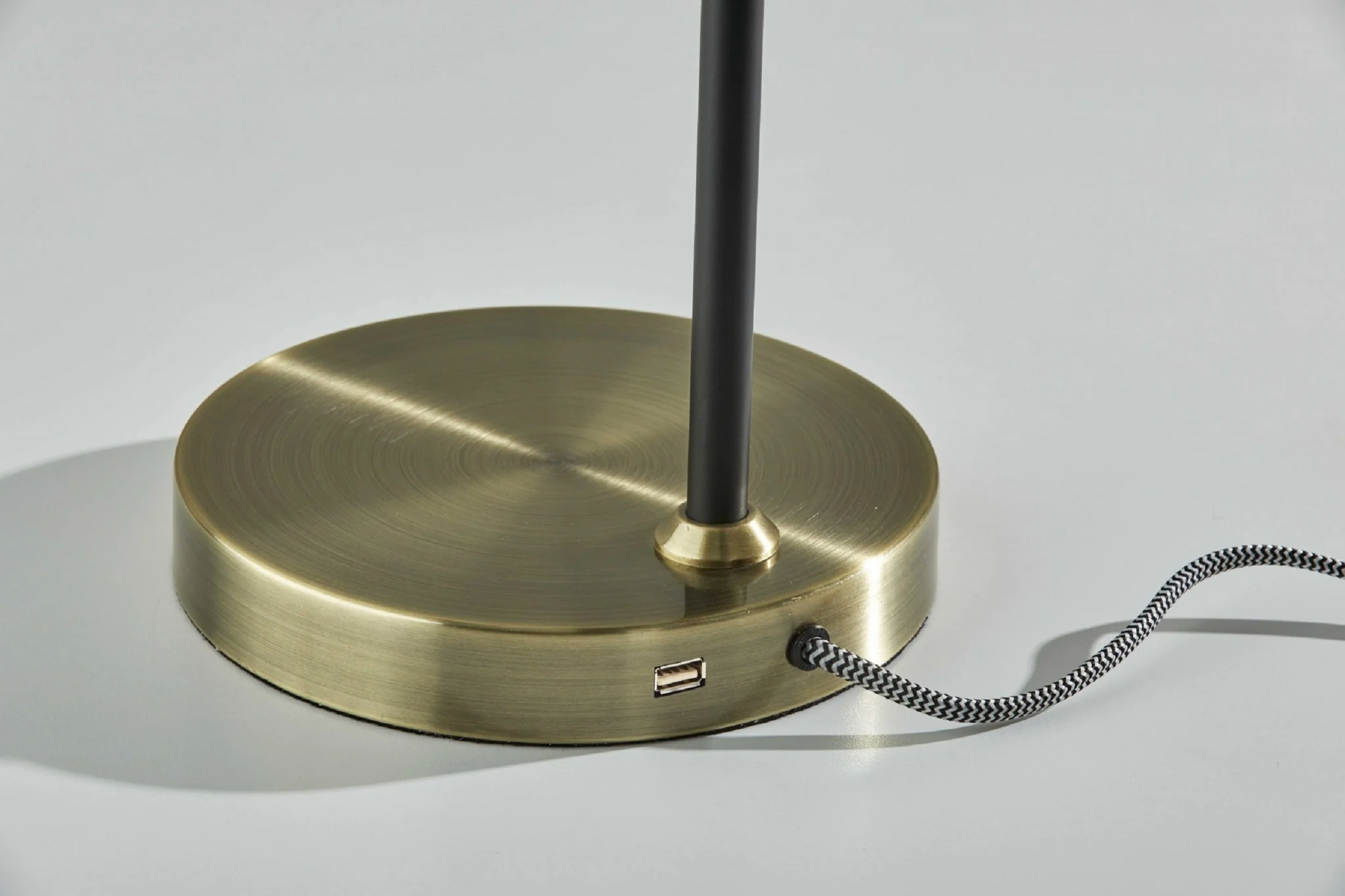 White Metal Adjustable Arm and Shade USB Port Desk Lamp By Homeroots - Image 4